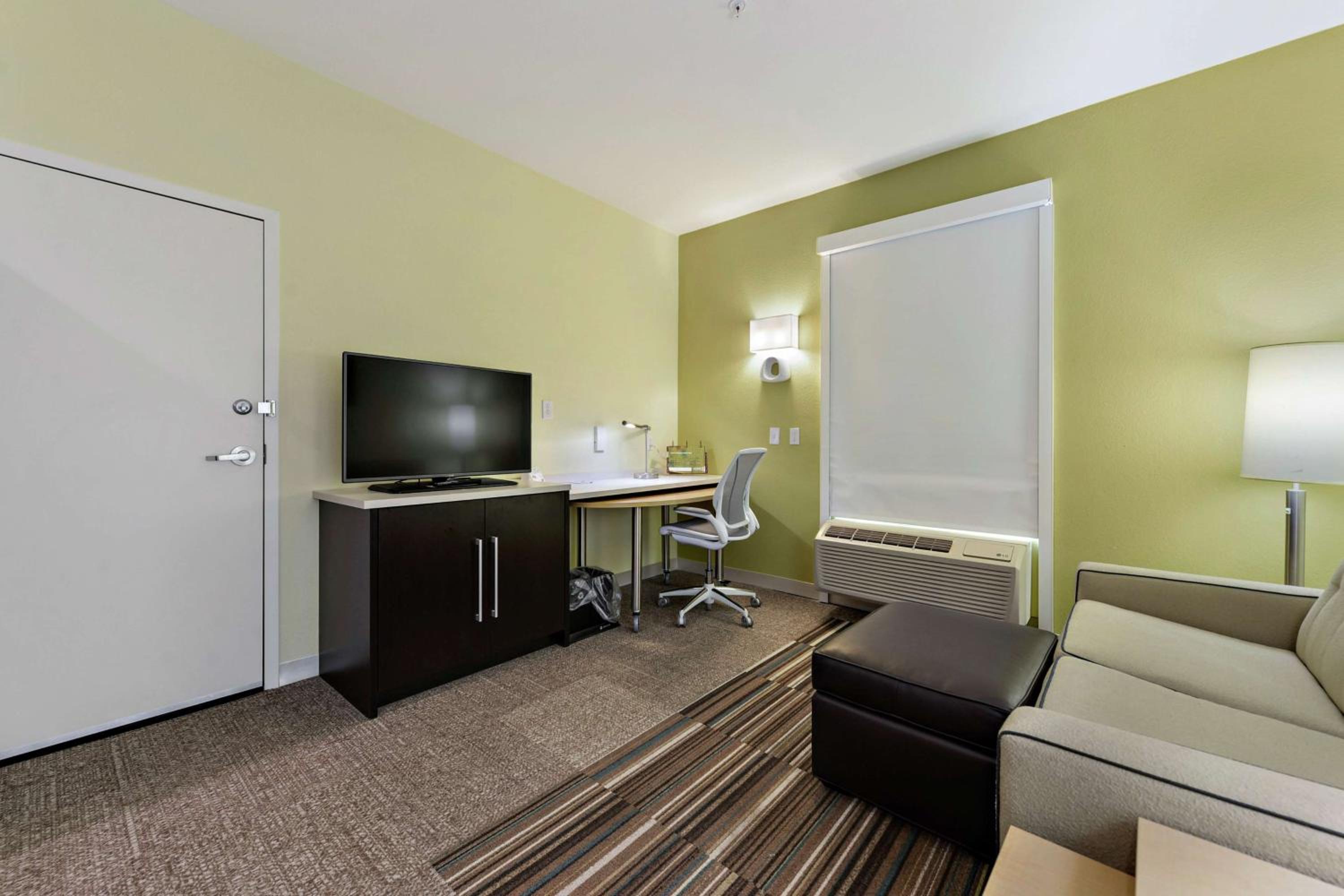King Studio Suite - Hearing Accessible/Non-Smoking photo 1