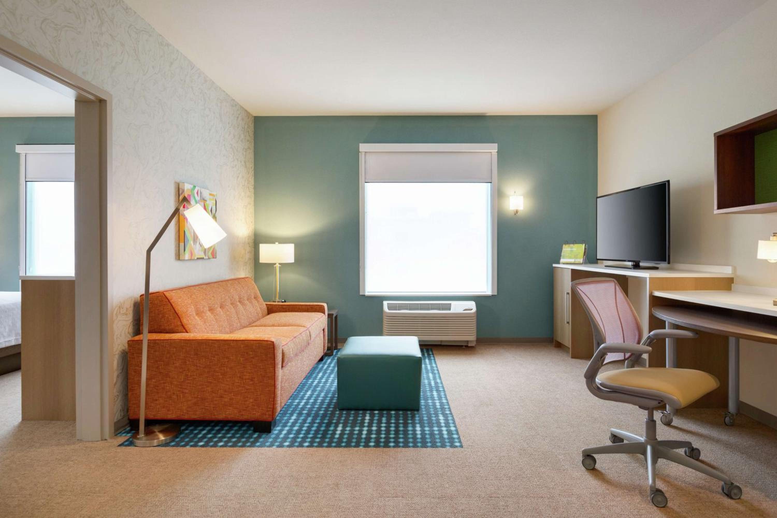 One-Bedroom King Suite - Non-Smoking photo 1