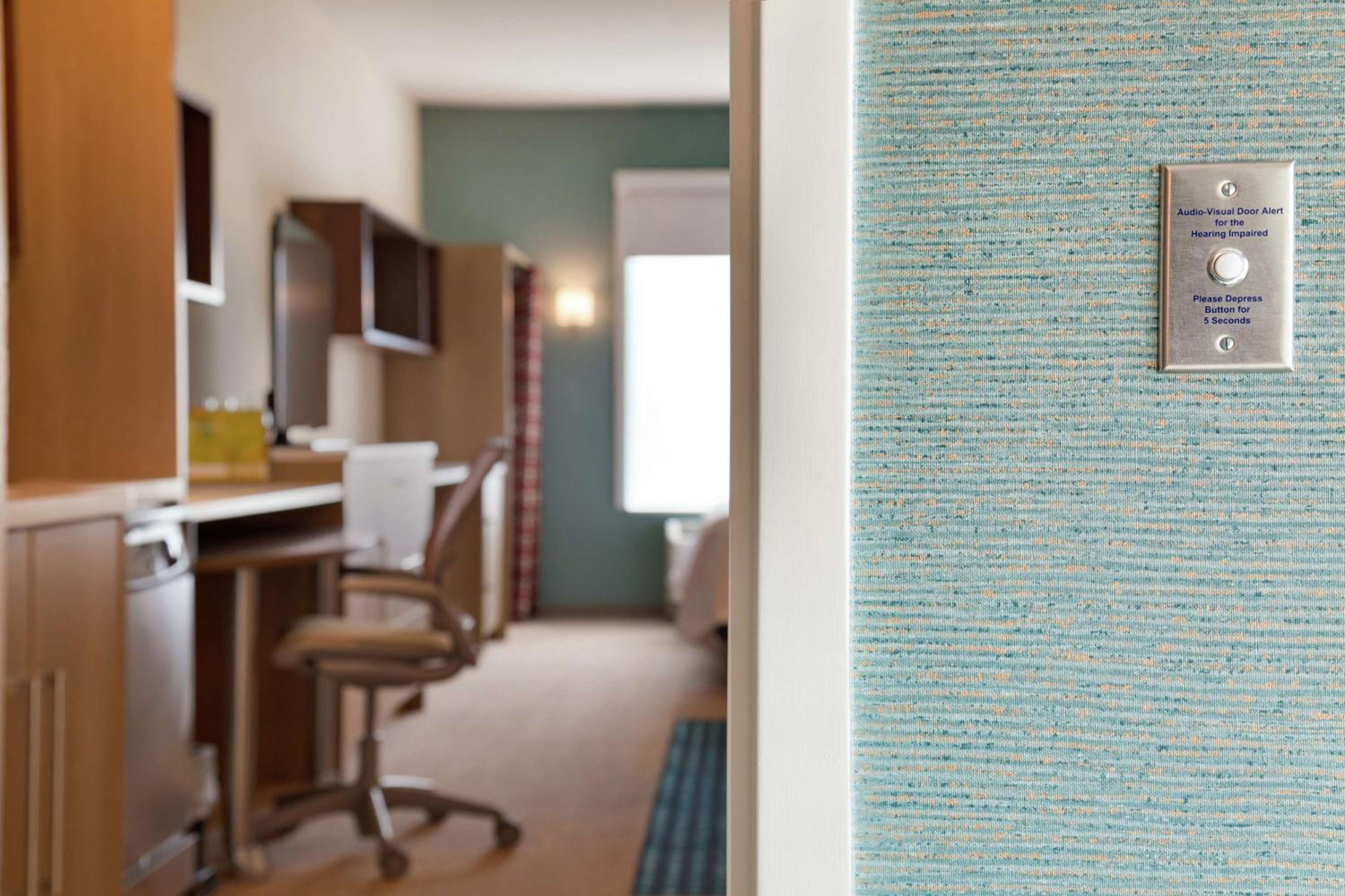 King Studio Suite - Hearing Access/Non-Smoking