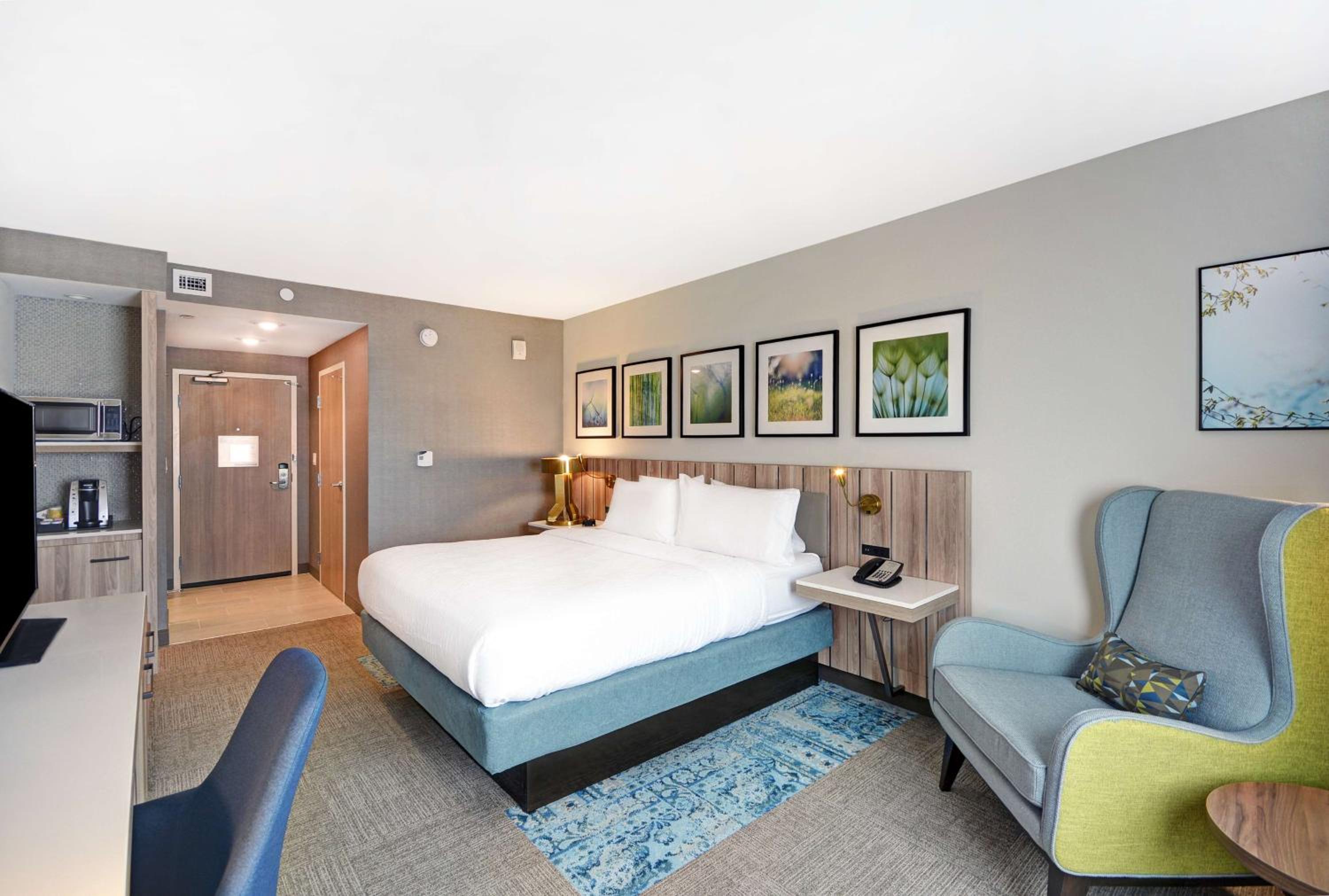 King Room - Mobility/Hearing Accessible photo 1
