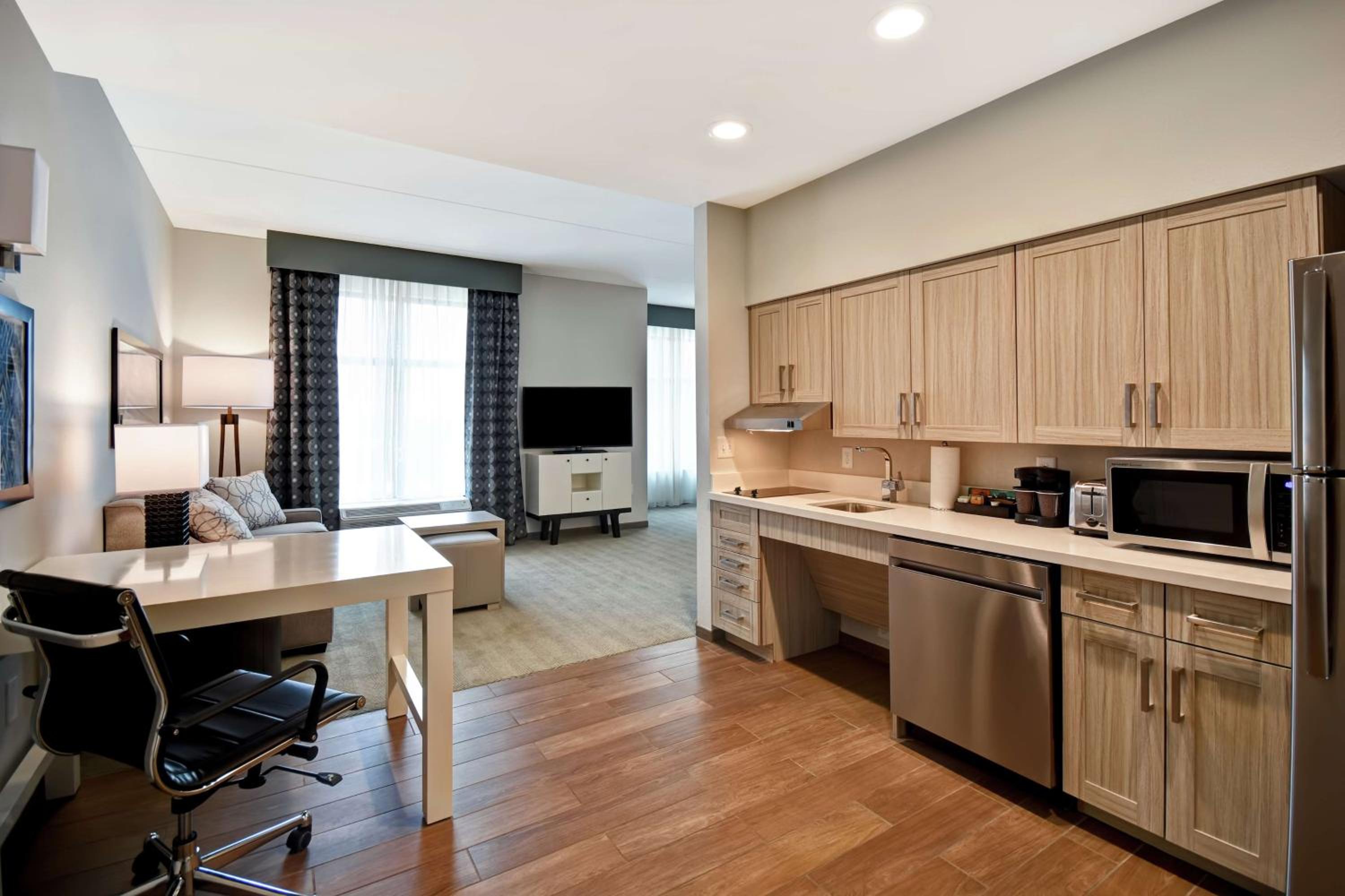 King Studio Suite - Mobility Access/Non-Smoking - Photo 4