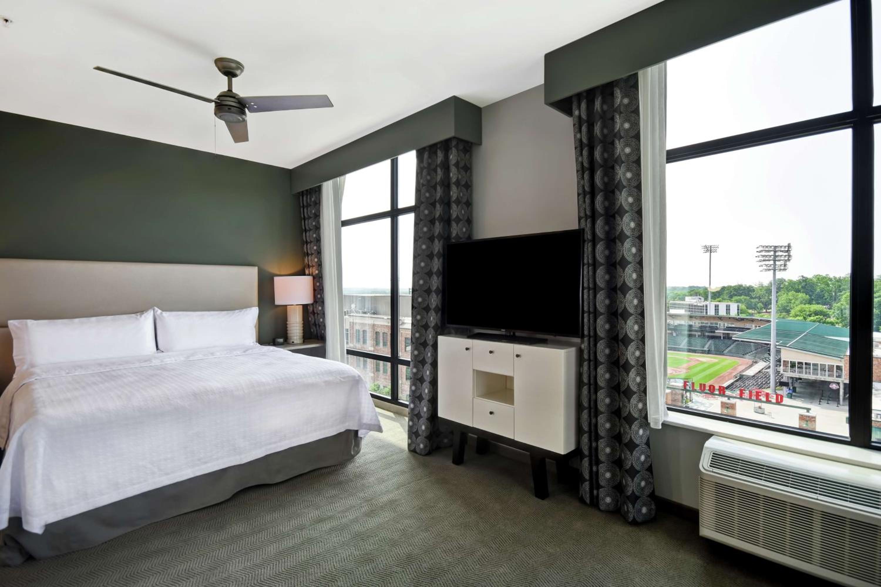 King Studio Suite - High Floor/Non-Smoking - Photo 4