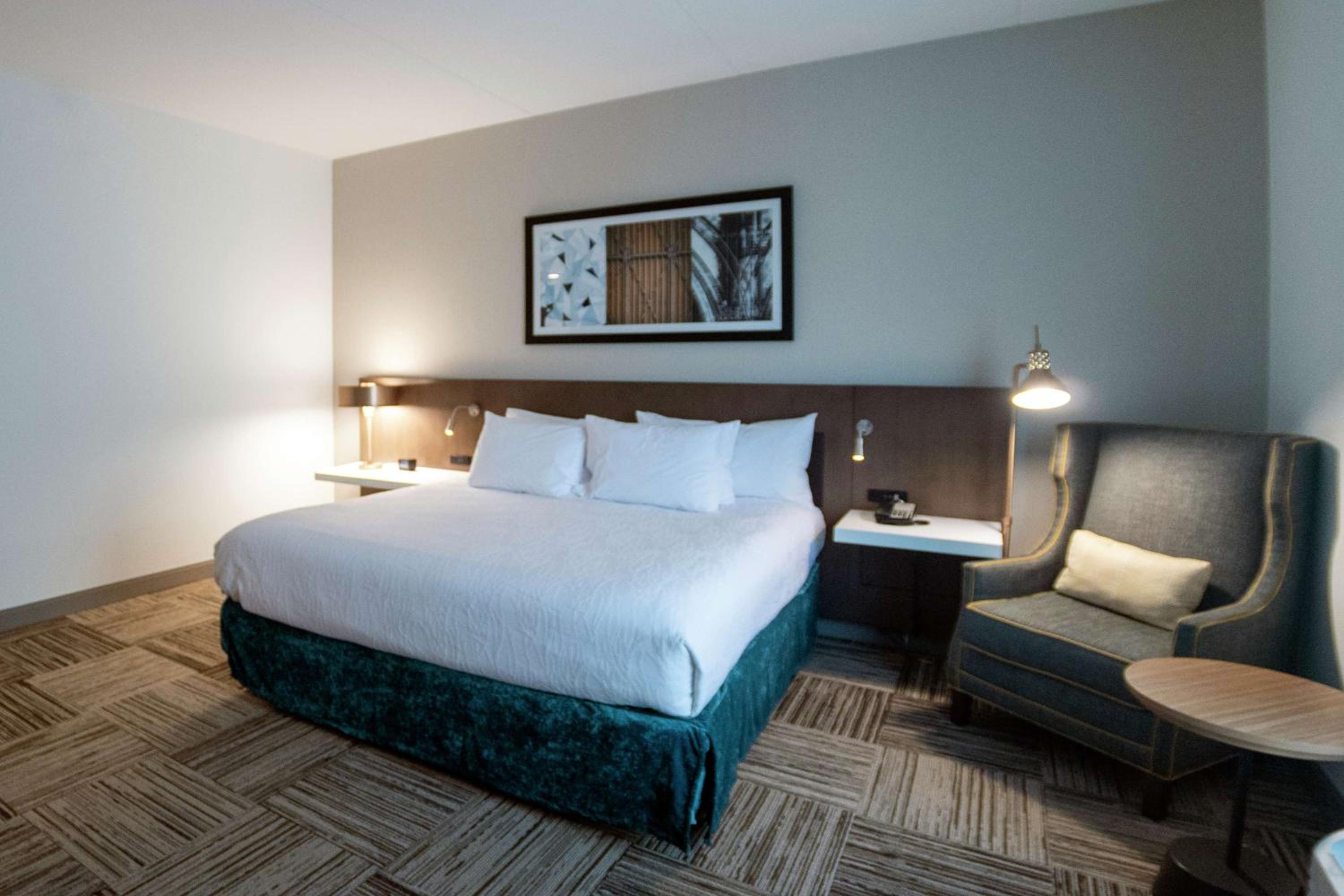 Deluxe King Room photo 2