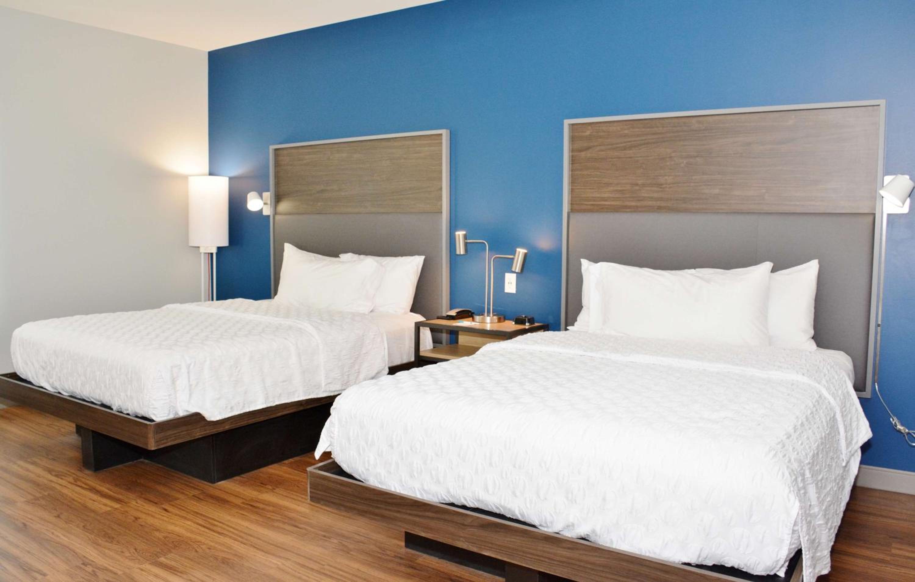 Queen Room with Two Queen Beds - Photo 1