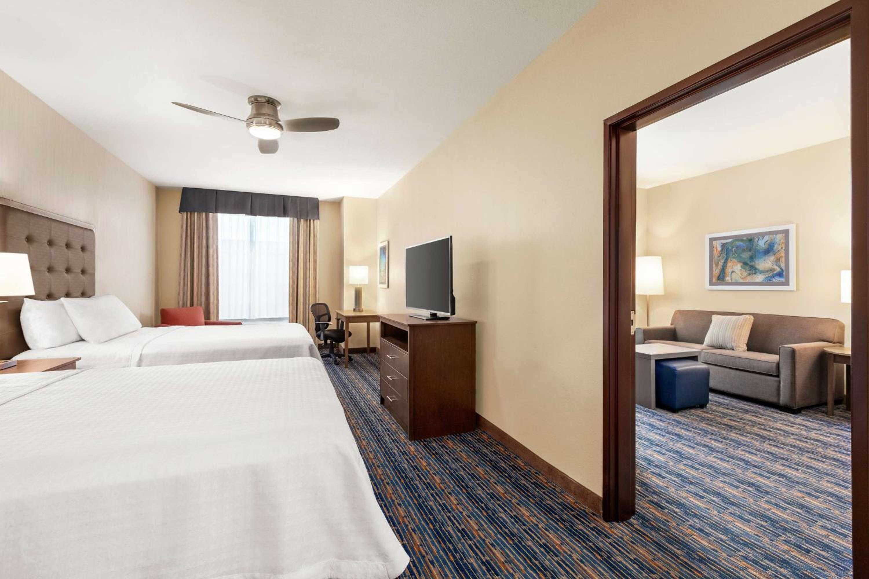 One-Bedroom Queen Suite with Two Queen Beds - Non-Smoking - Photo 1