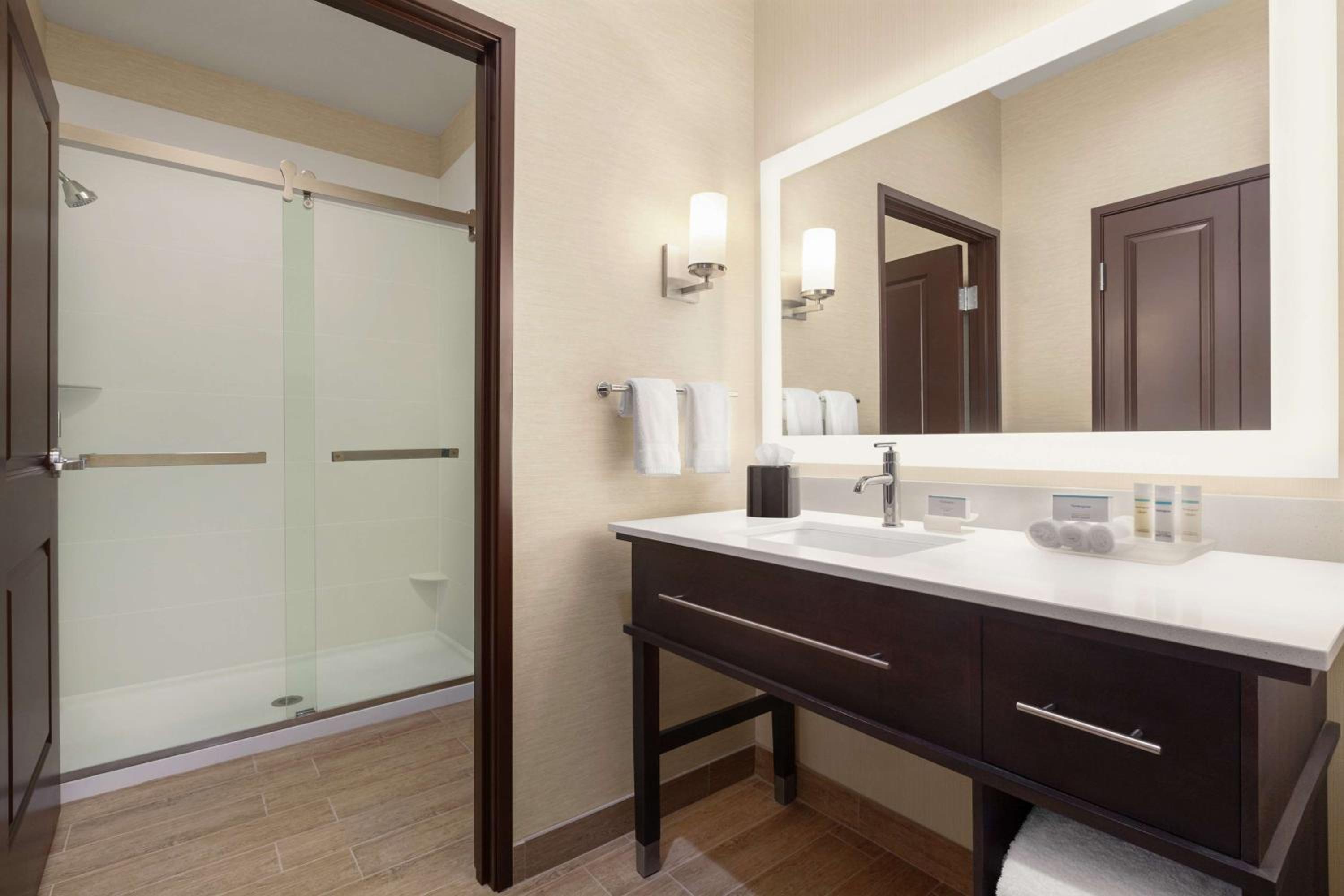 King Studio Suite - Non-Smoking - Photo 2