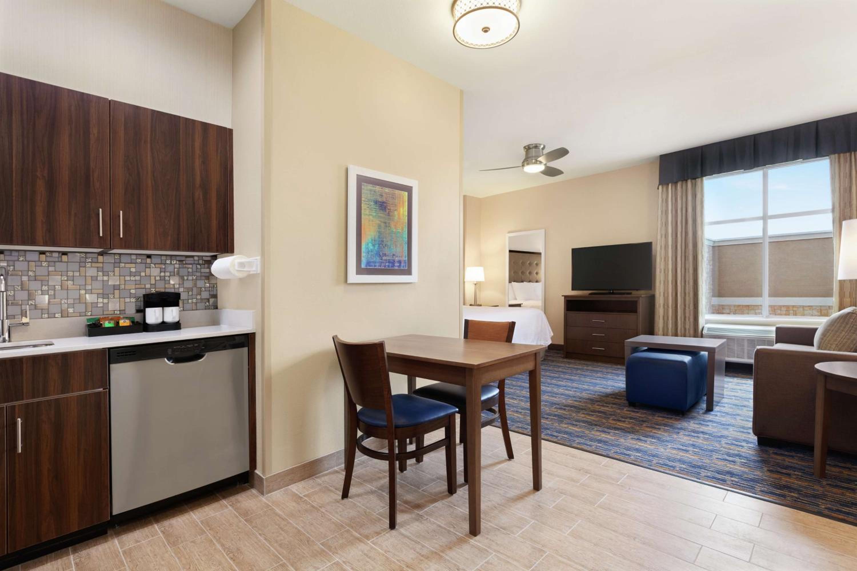 King Studio Suite - Non-Smoking - Photo 1