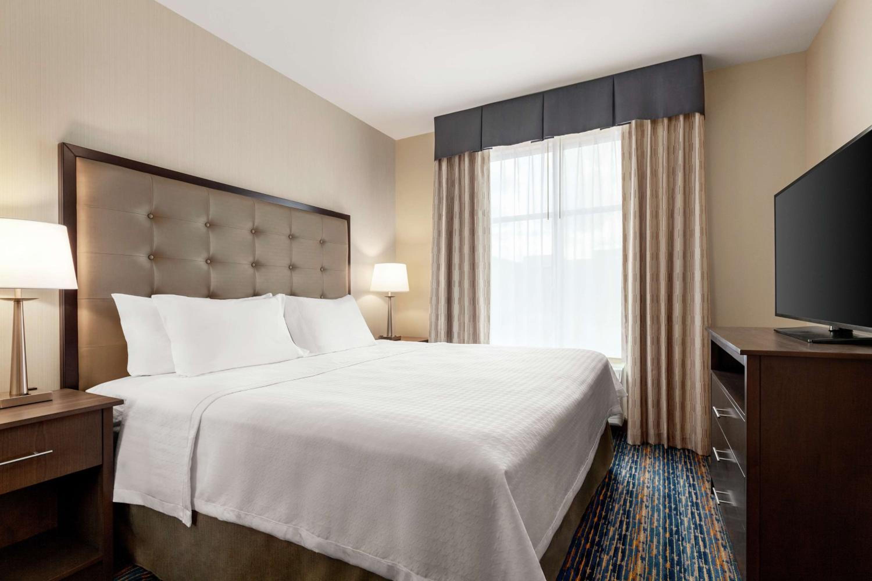 One-Bedroom King Suite - Non-Smoking - Photo 1