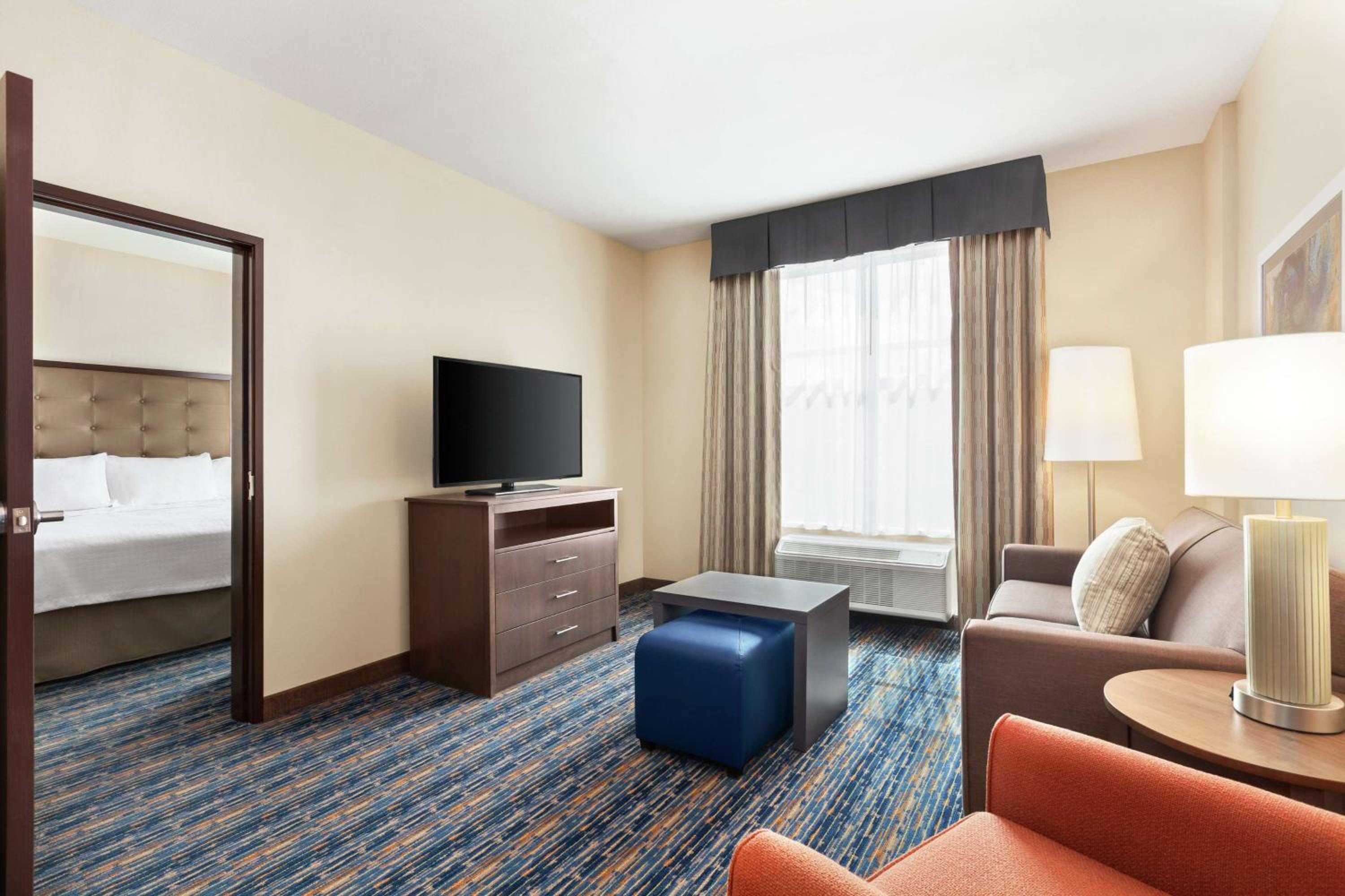 One-Bedroom King Suite - Non-Smoking - Photo 4