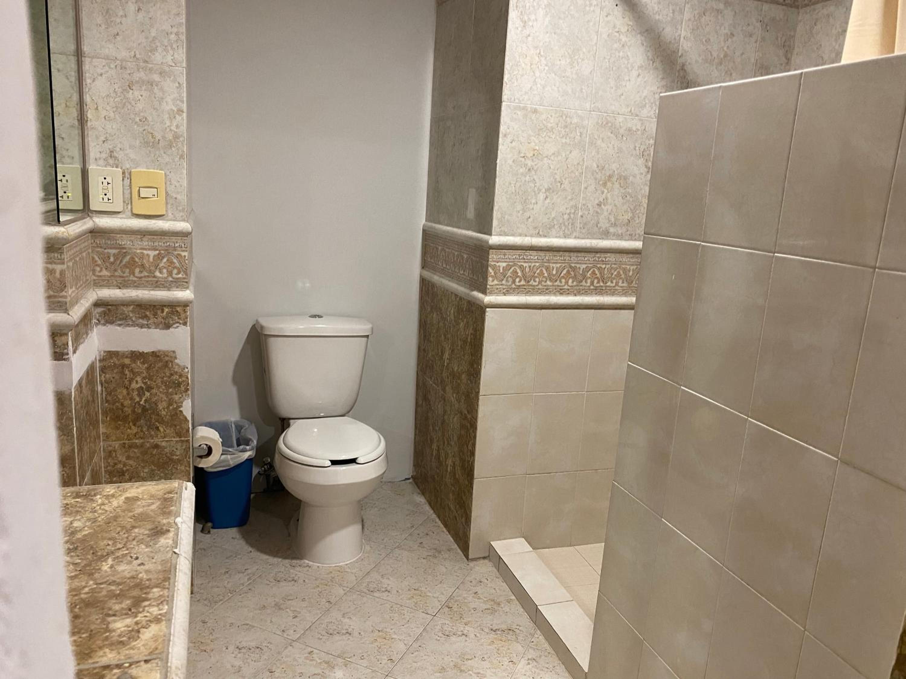 Standard Double Room - Photo 4