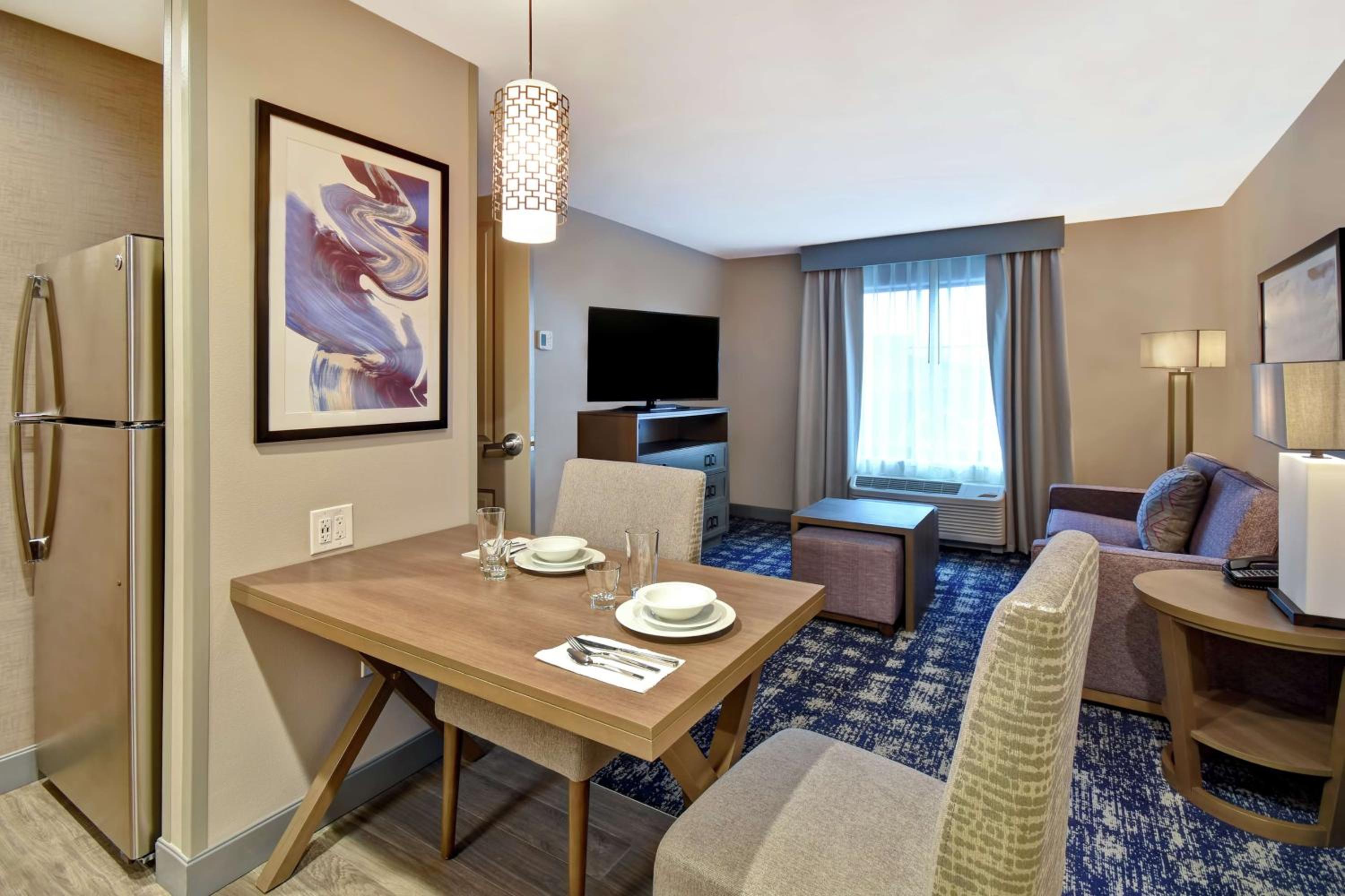 One-Bedroom King Suite - Non-Smoking - Photo 3