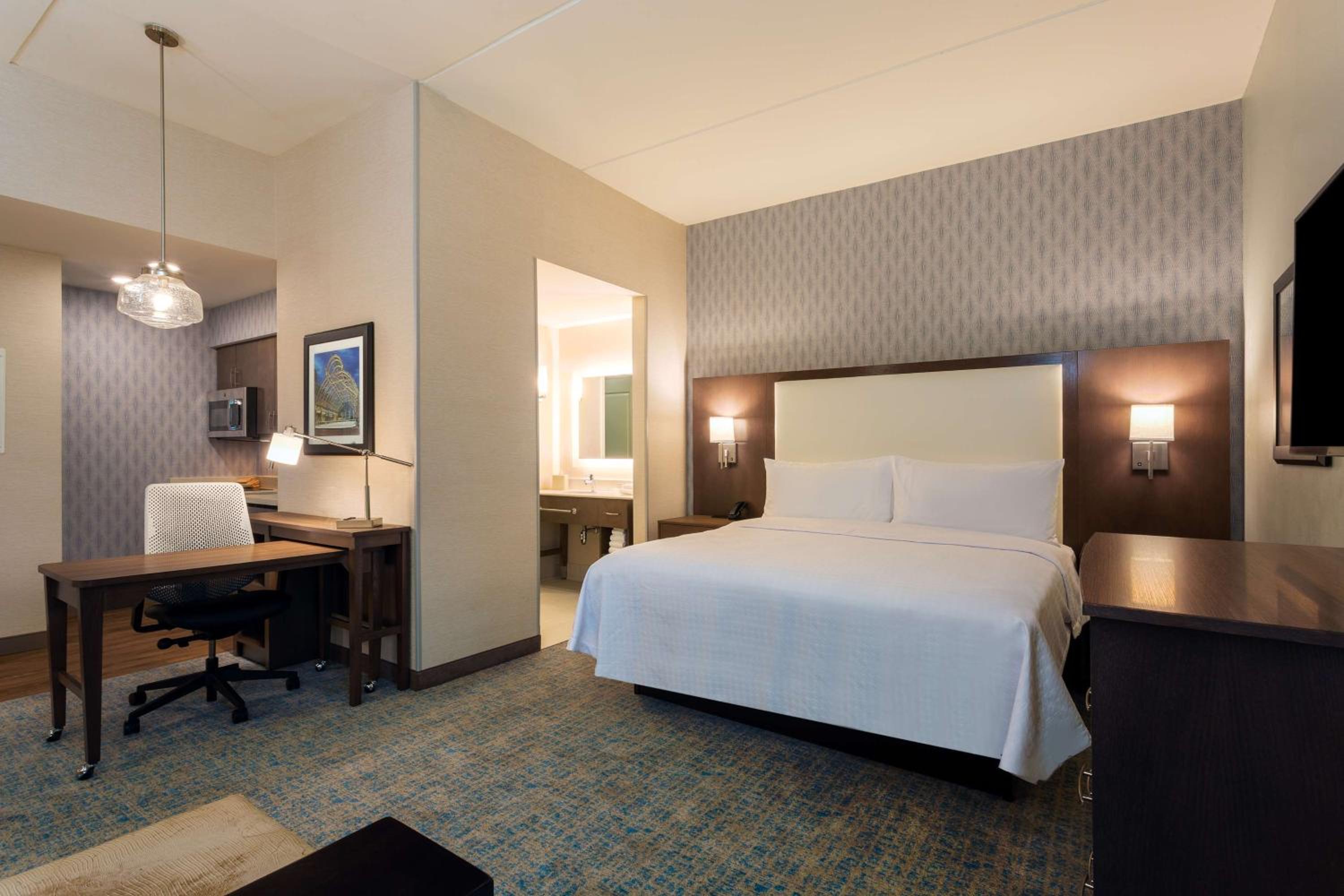 King Suite with Sofa Bed - Photo 4