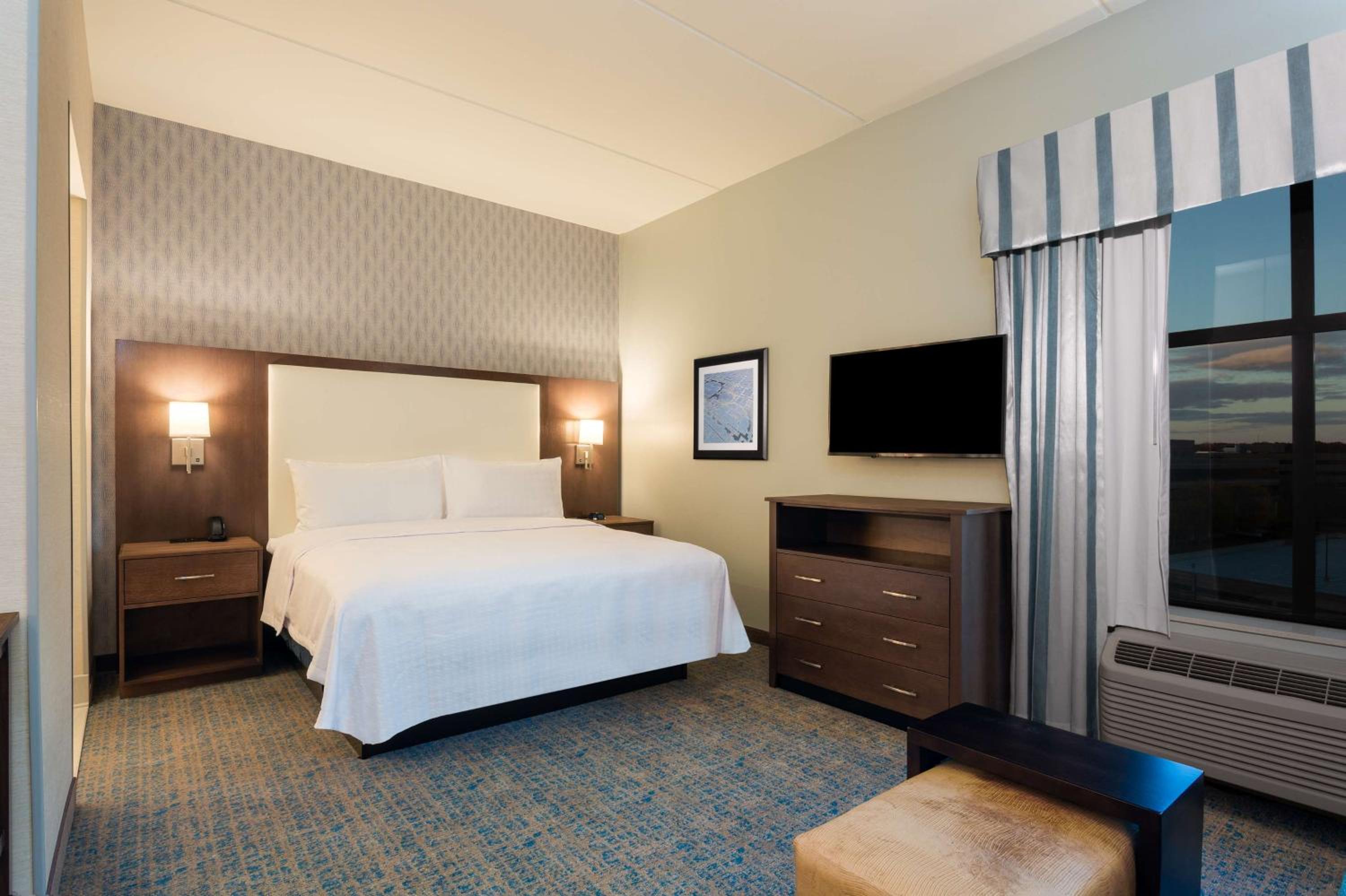 King Suite with Sofa Bed - Photo 3