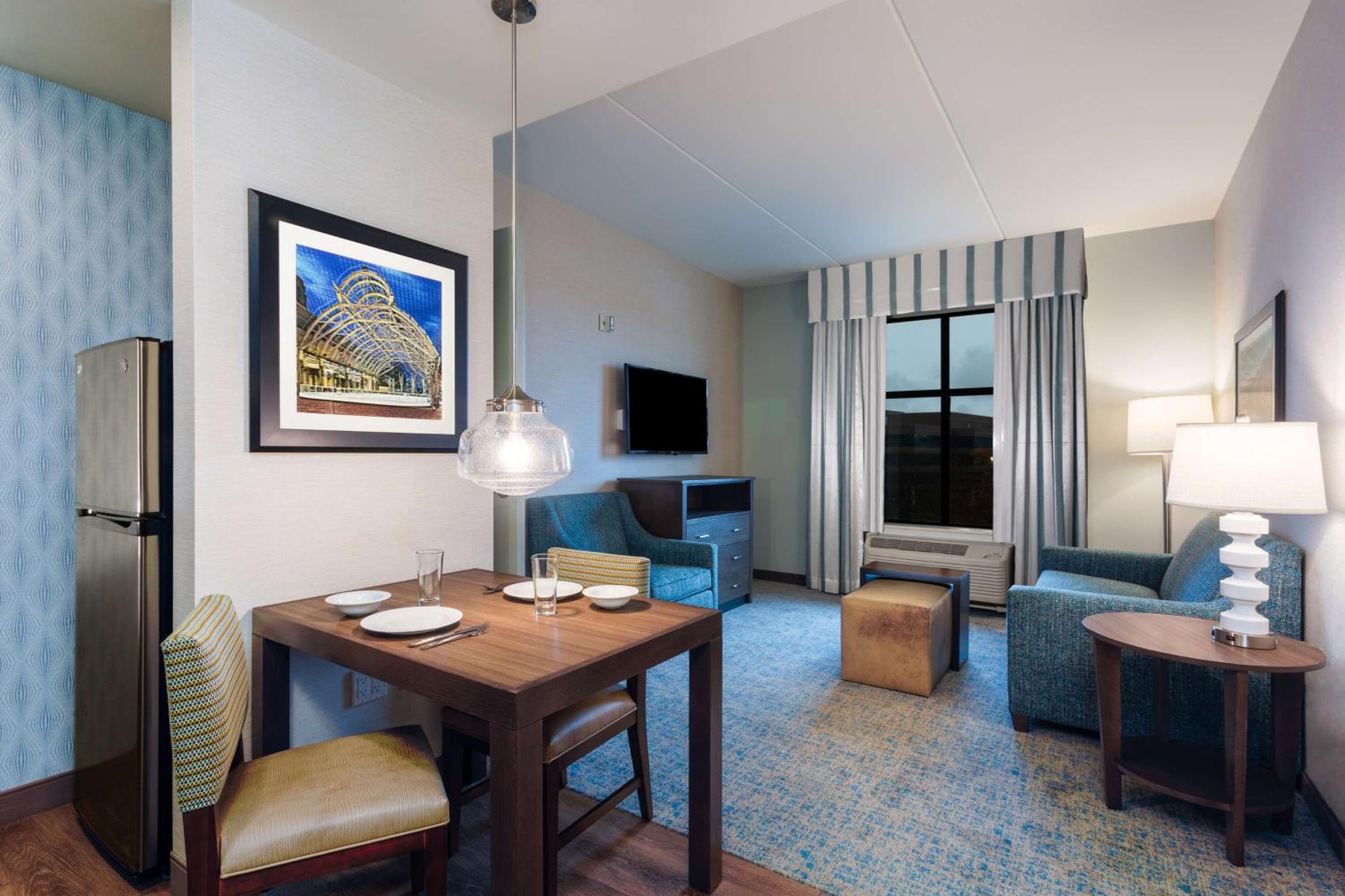 Two Room Queen Suite with Two Queen Beds - Photo 2