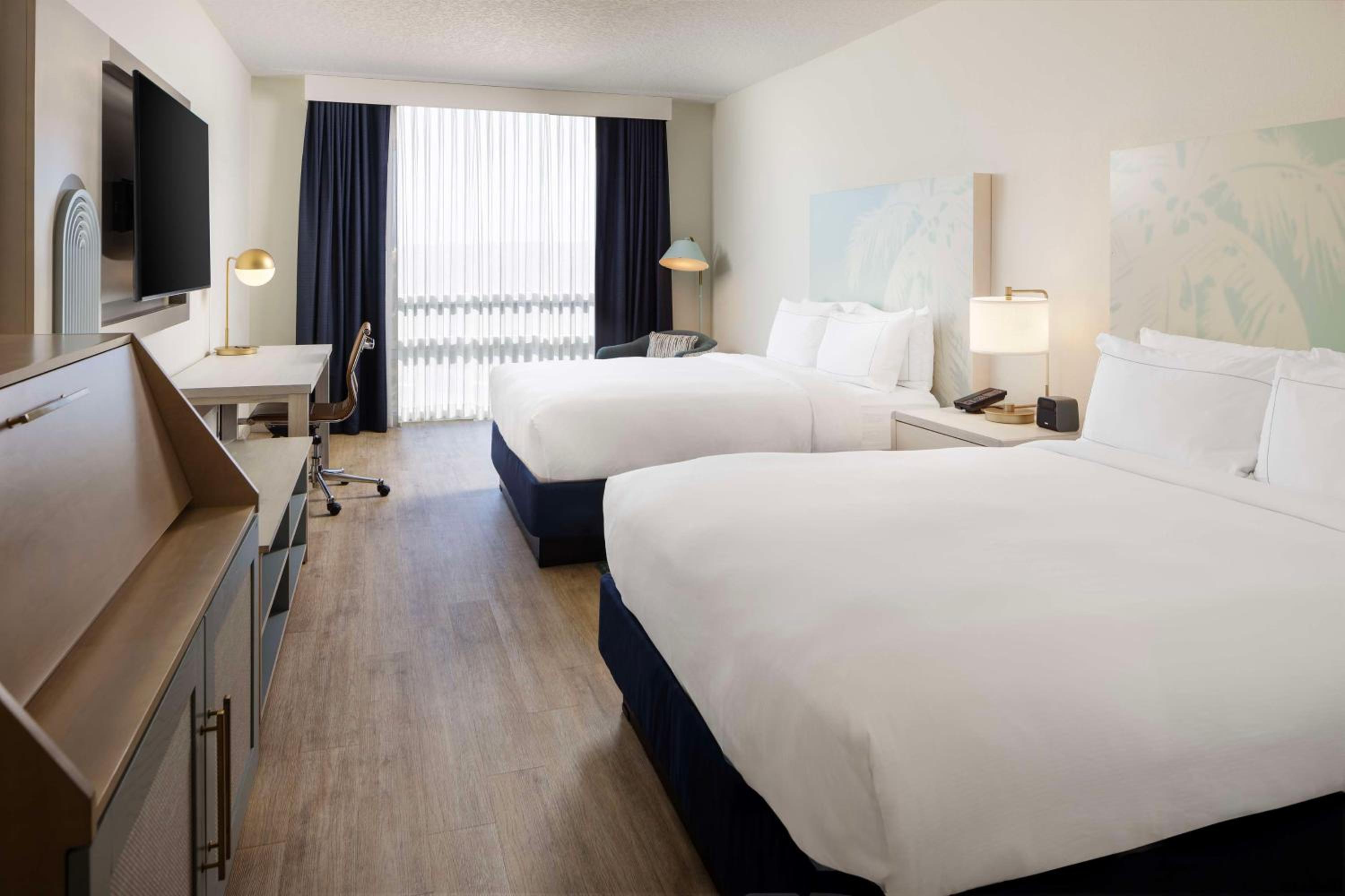 Queen Room with Two Queen Beds and Shower photo 3