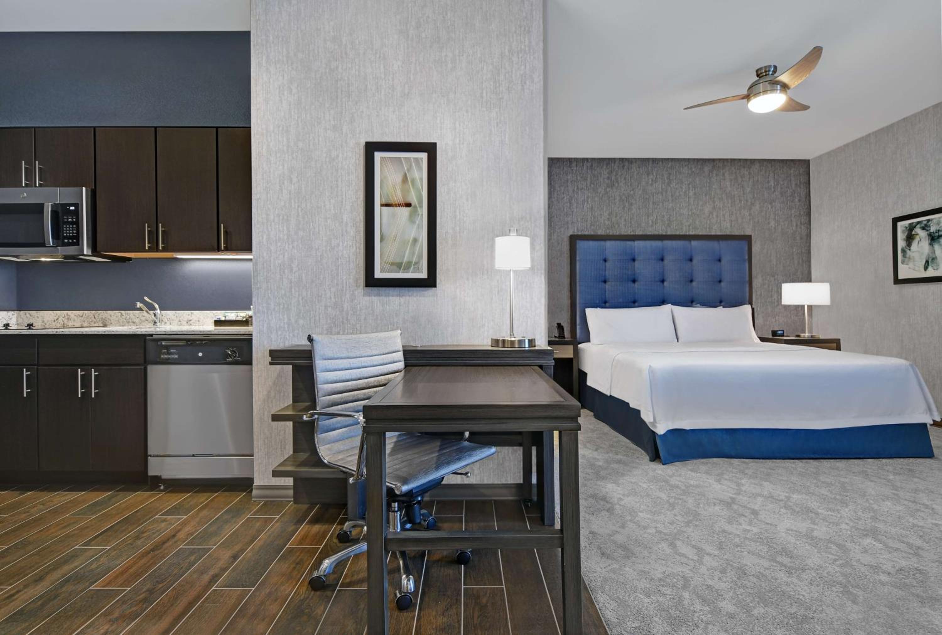 King Studio Suite - Non-Smoking - Photo 2