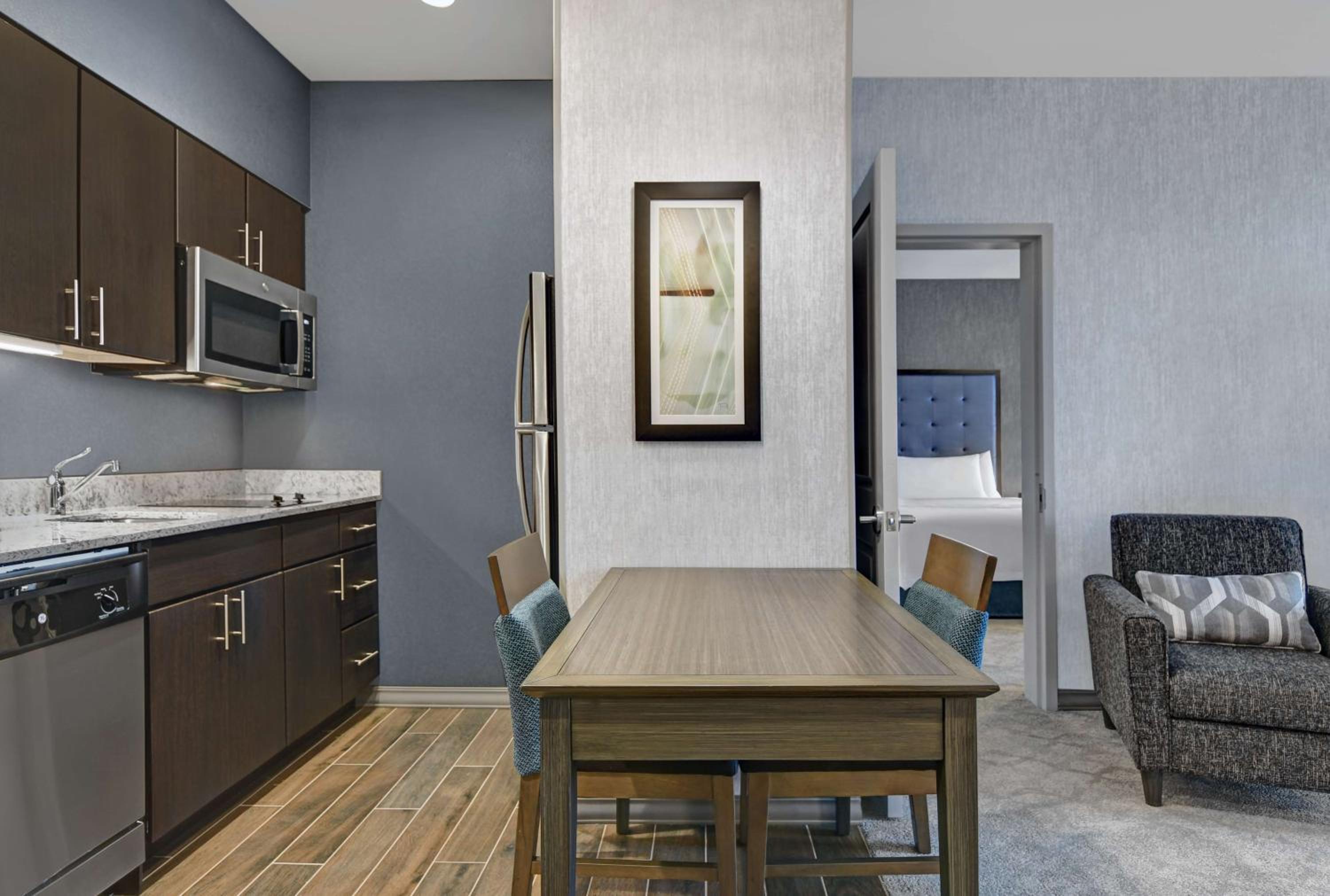 One-Bedroom King Suite - Non-Smoking - Photo 2