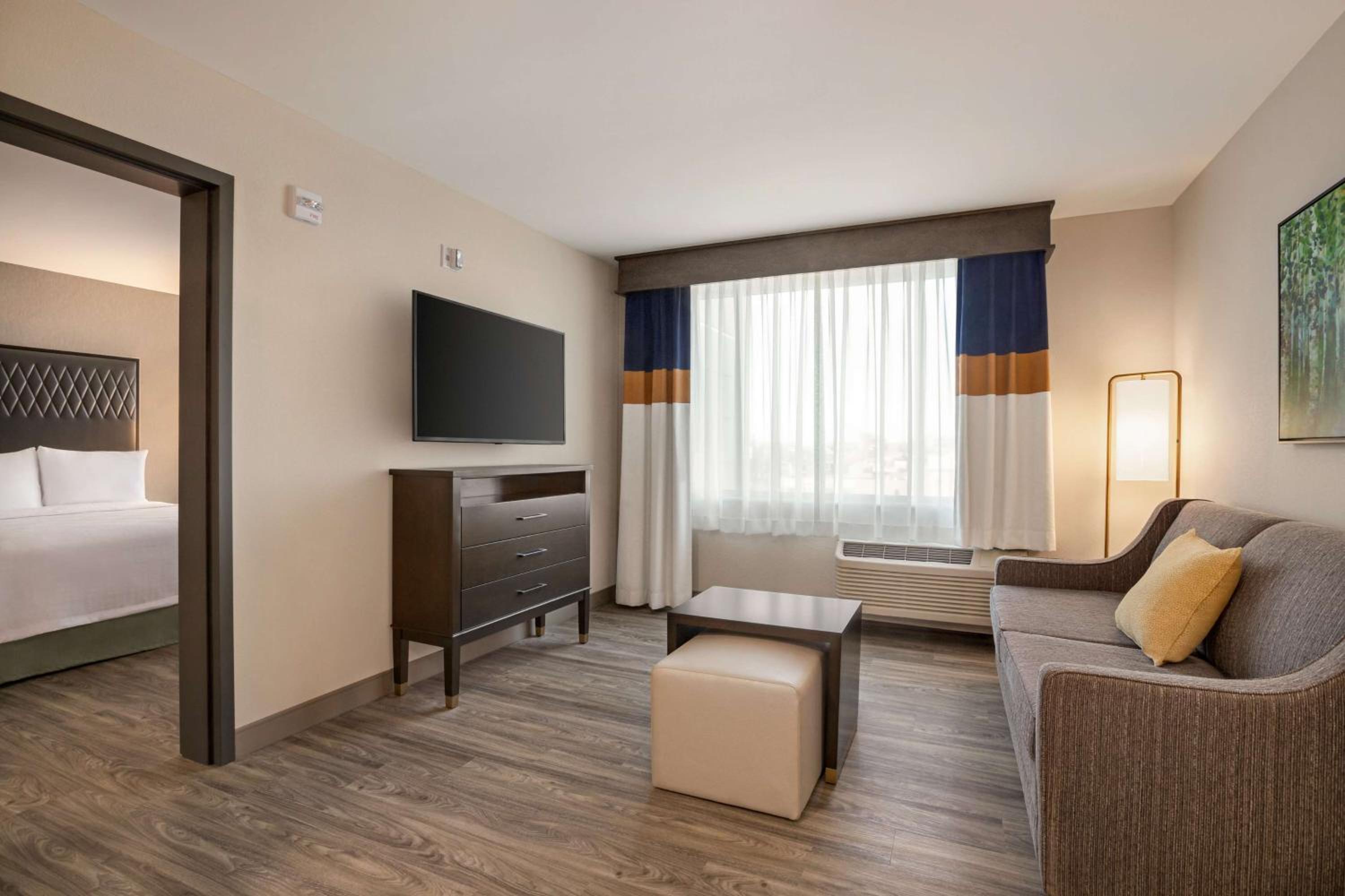 Queen Suite with Two Queen Beds - Mobility and Hearing Access/Non-Smoking - Photo 1