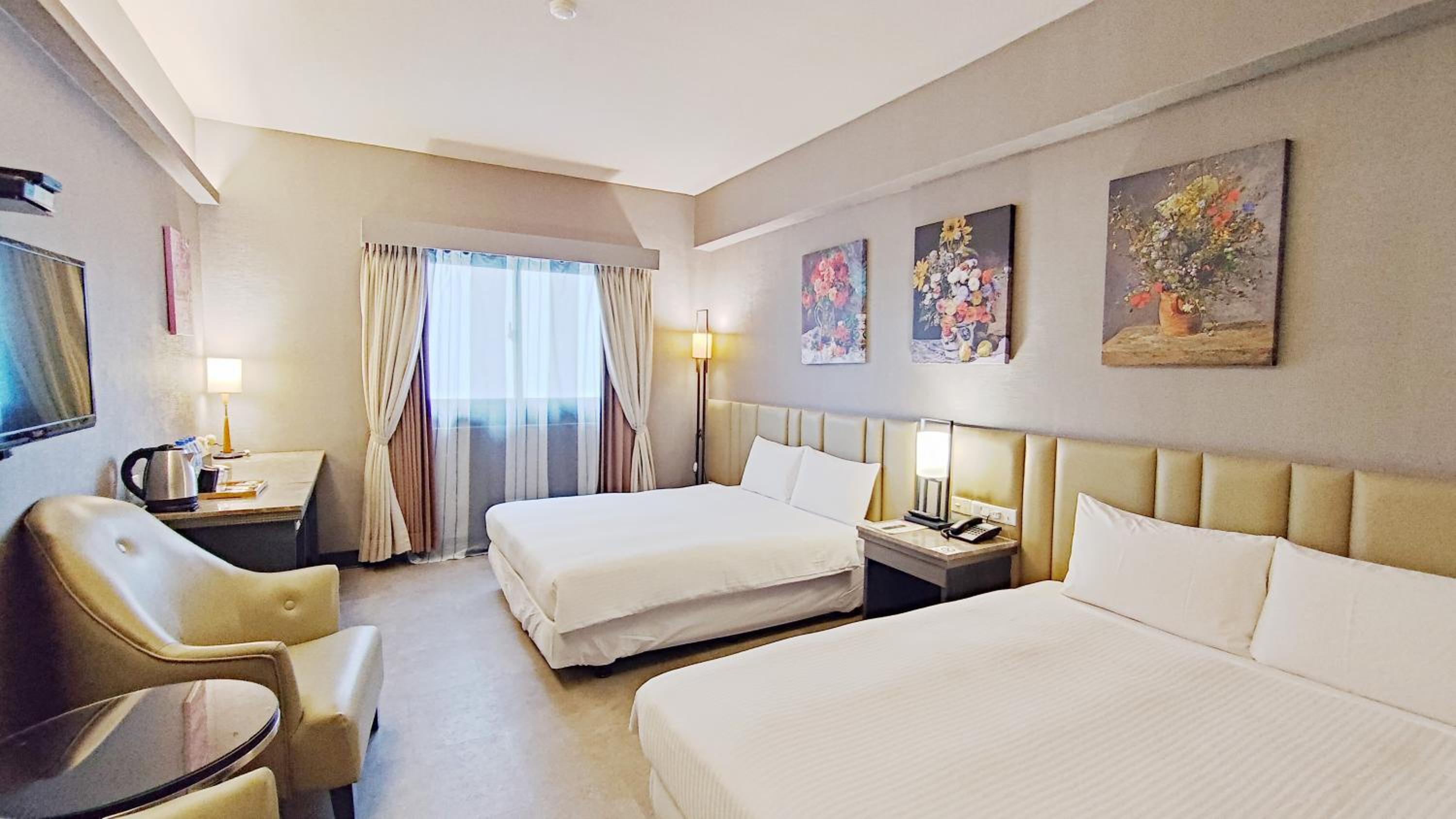 Deluxe Quadruple Room photo 2