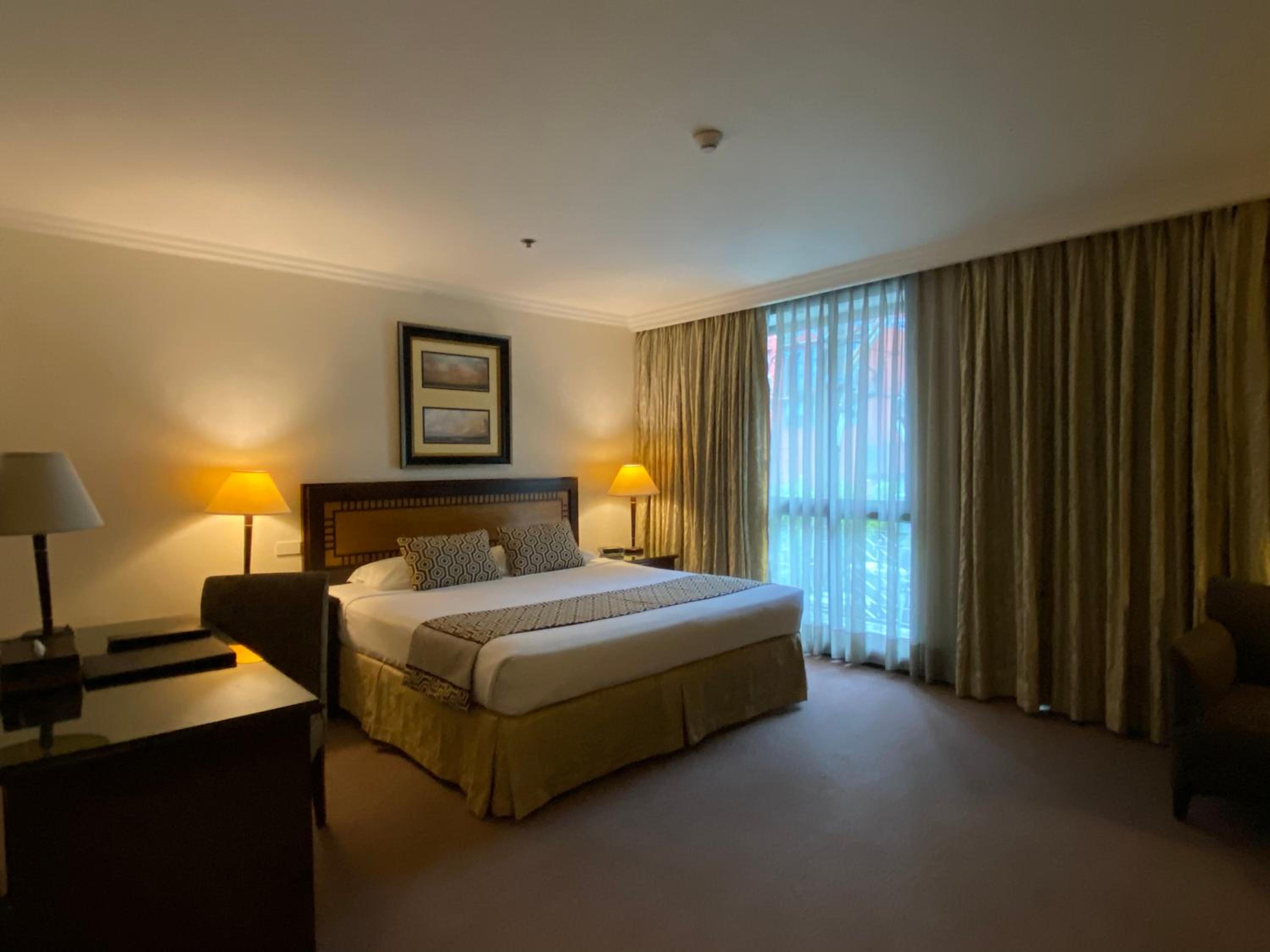 Superior King Room - Photo 3