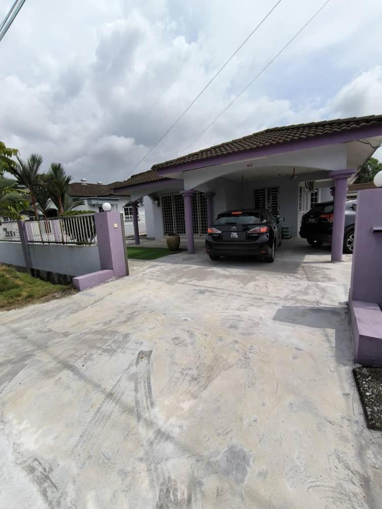 Four-Bedroom House photo 1