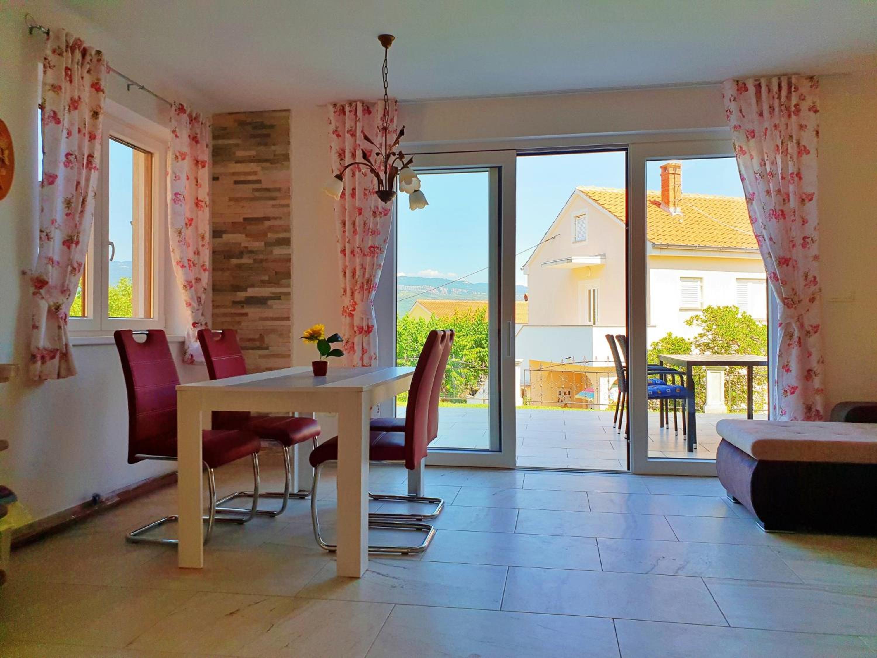 Two-Bedroom Apartment with Terrace and Sea View photo 3