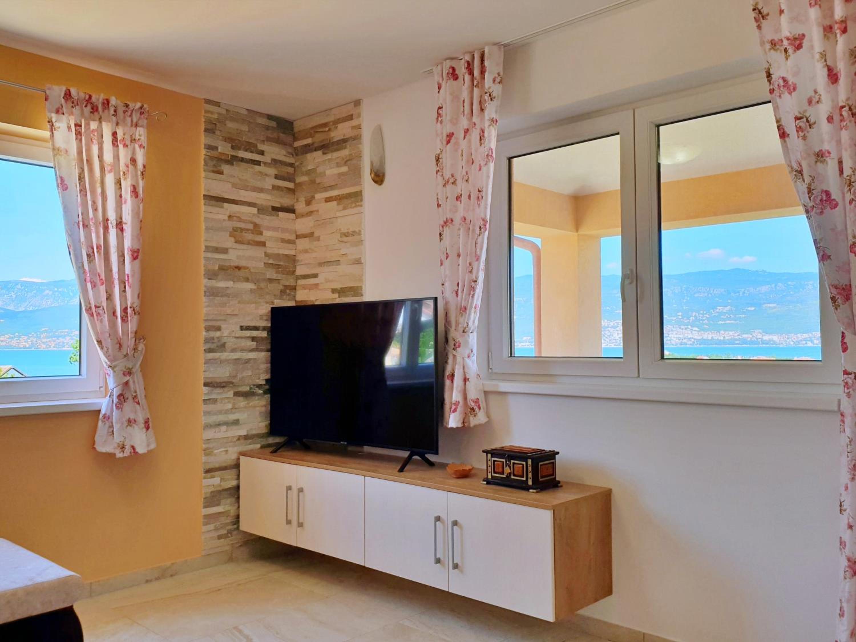 Two-Bedroom Apartment with Terrace and Sea View photo 1
