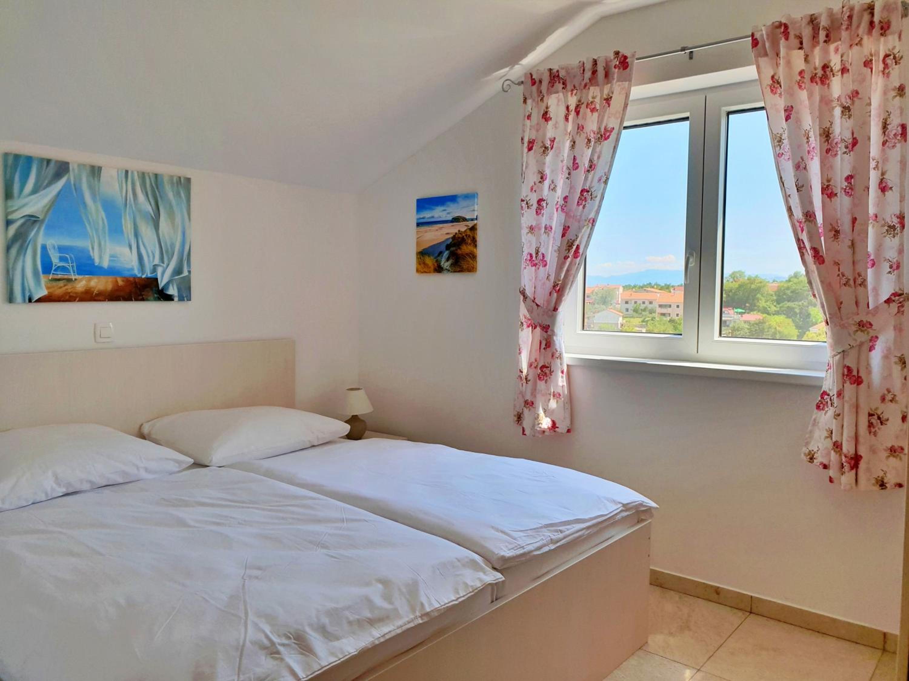 Two-Bedroom Apartment with Terrace and Sea View photo 2