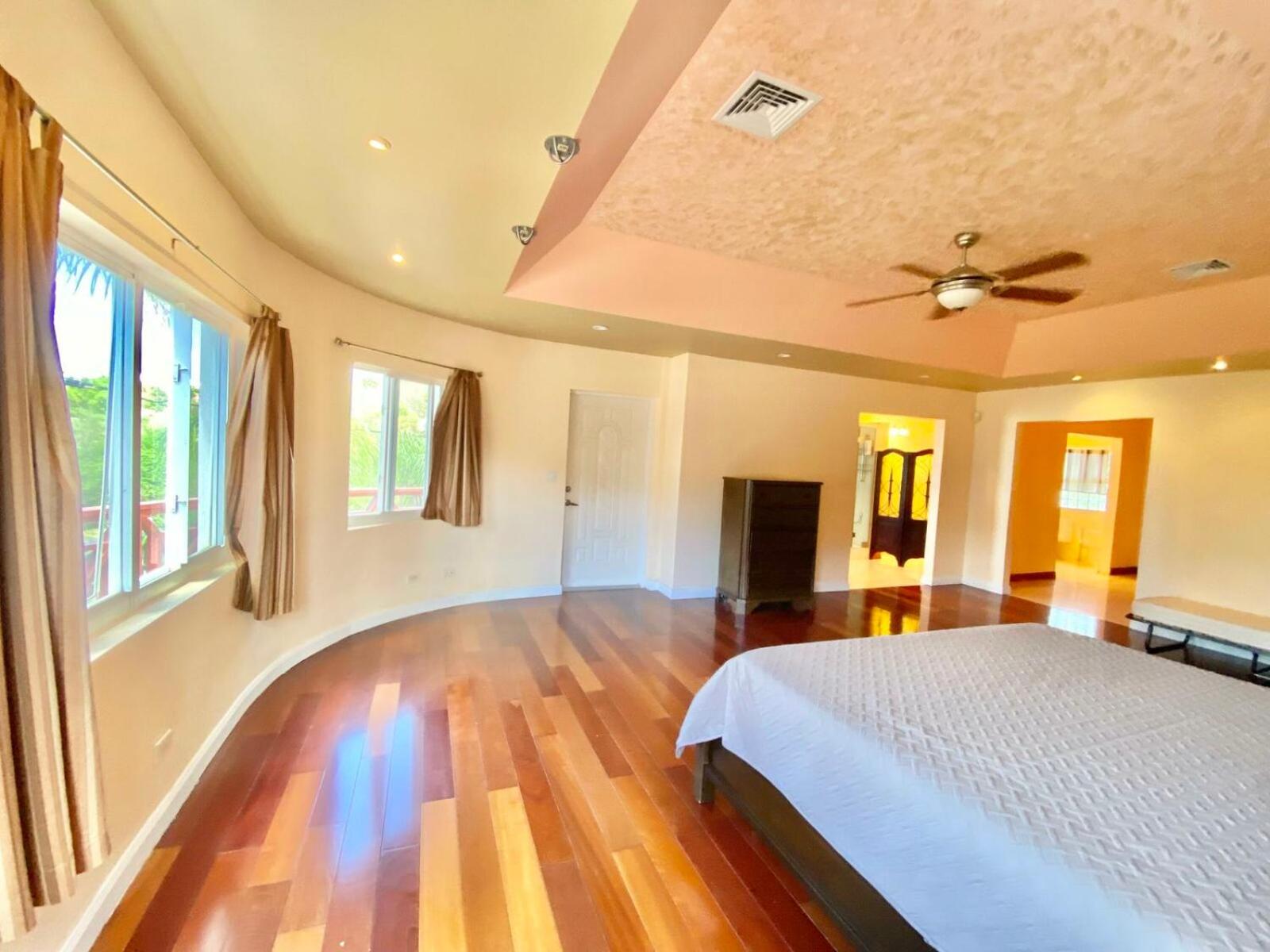 Three-Bedroom House photo 1
