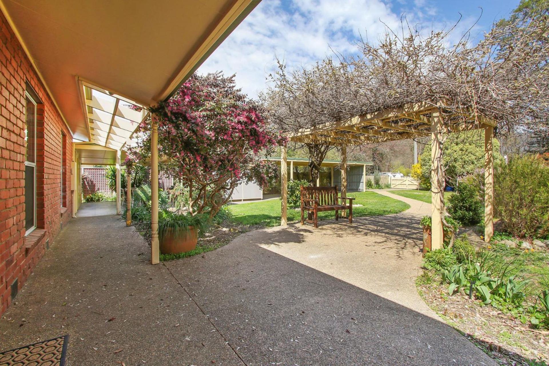 Three-Bedroom House photo 2
