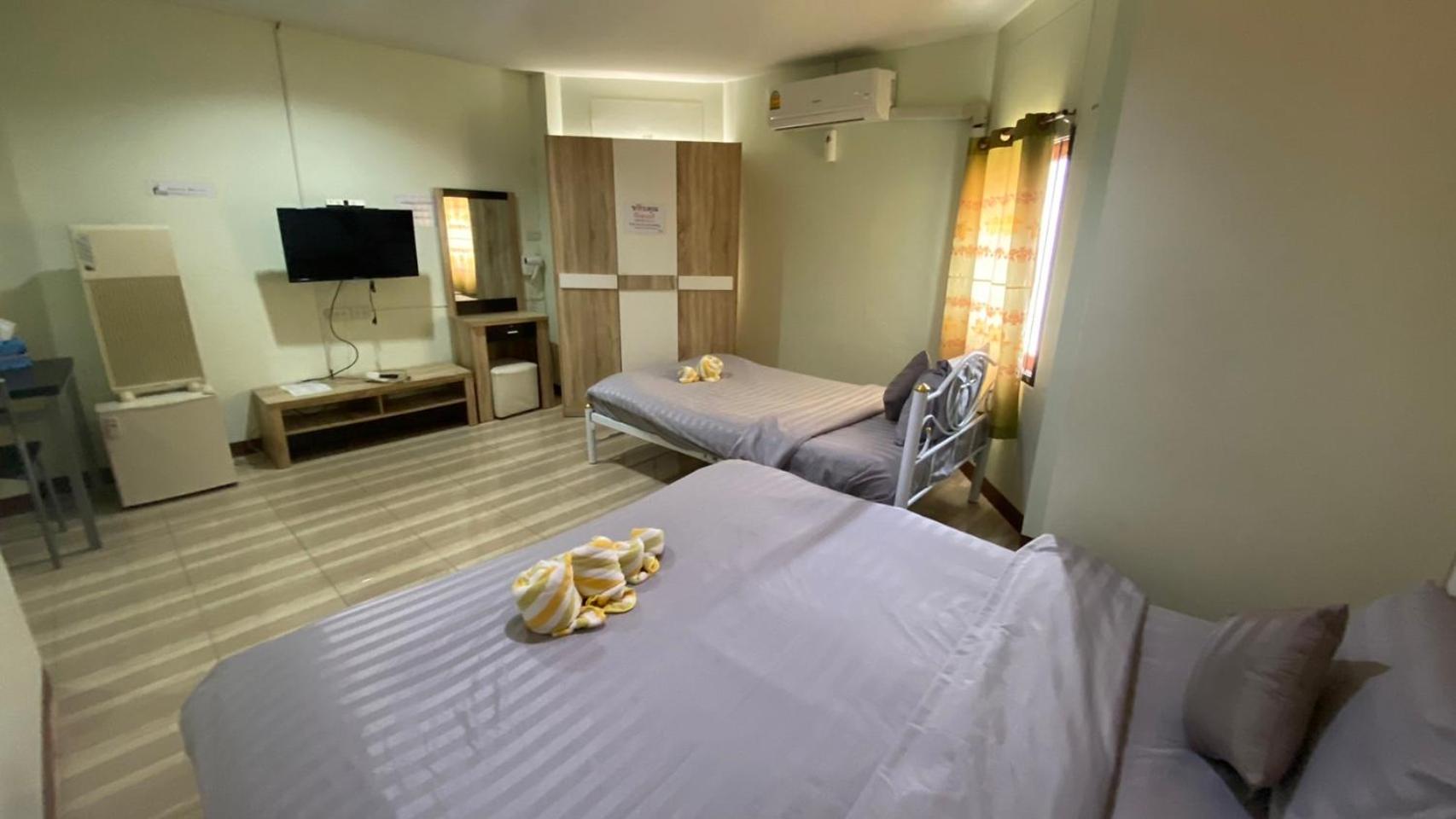 Classic Triple Room - Photo 23