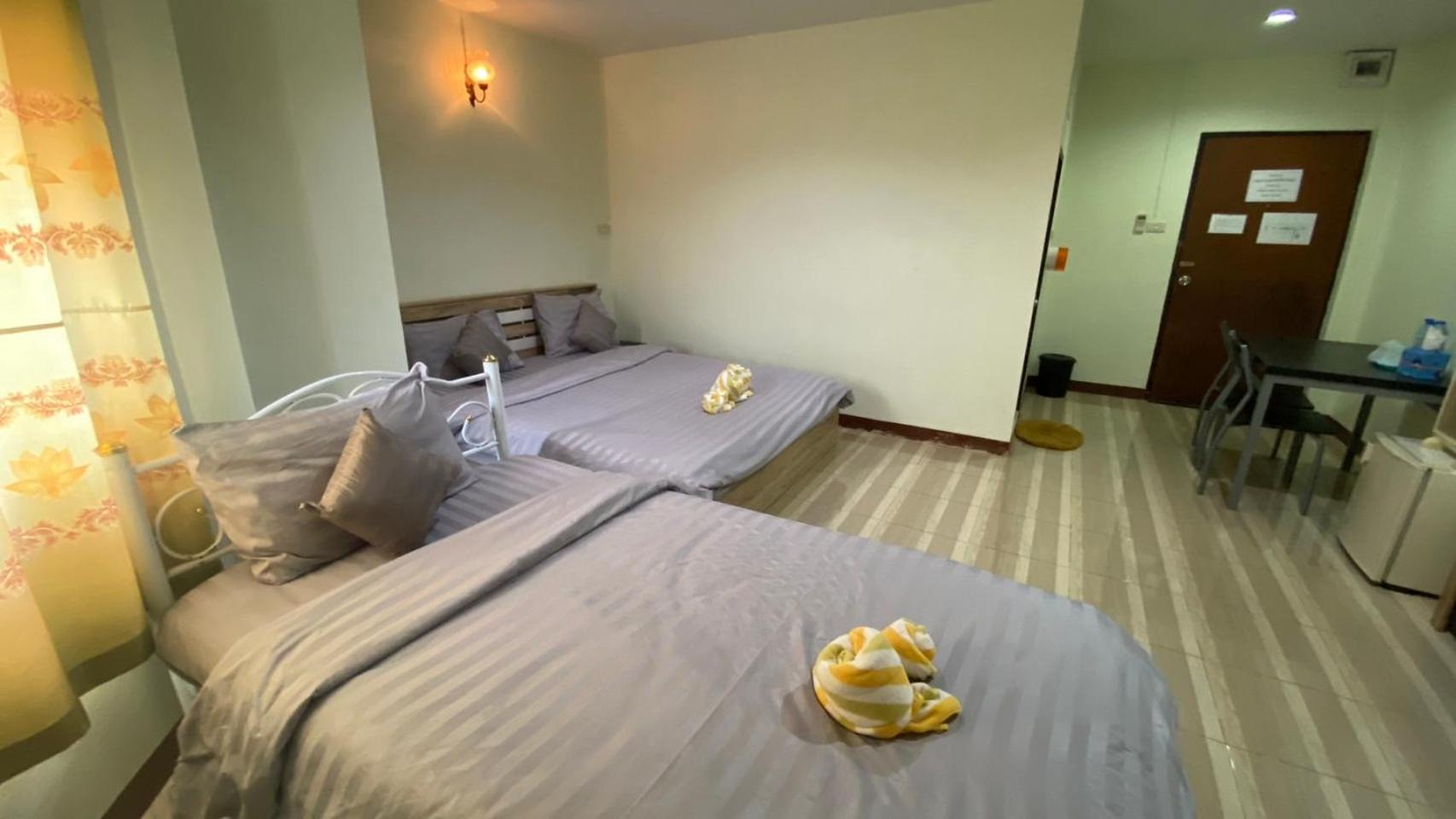 Classic Triple Room - Photo 25