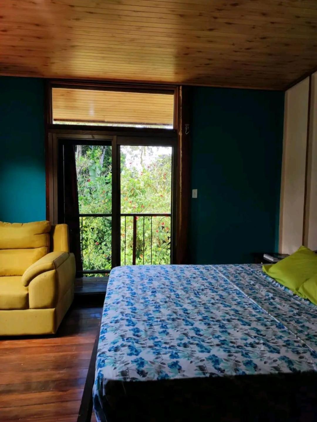 Three-Bedroom Chalet photo 3