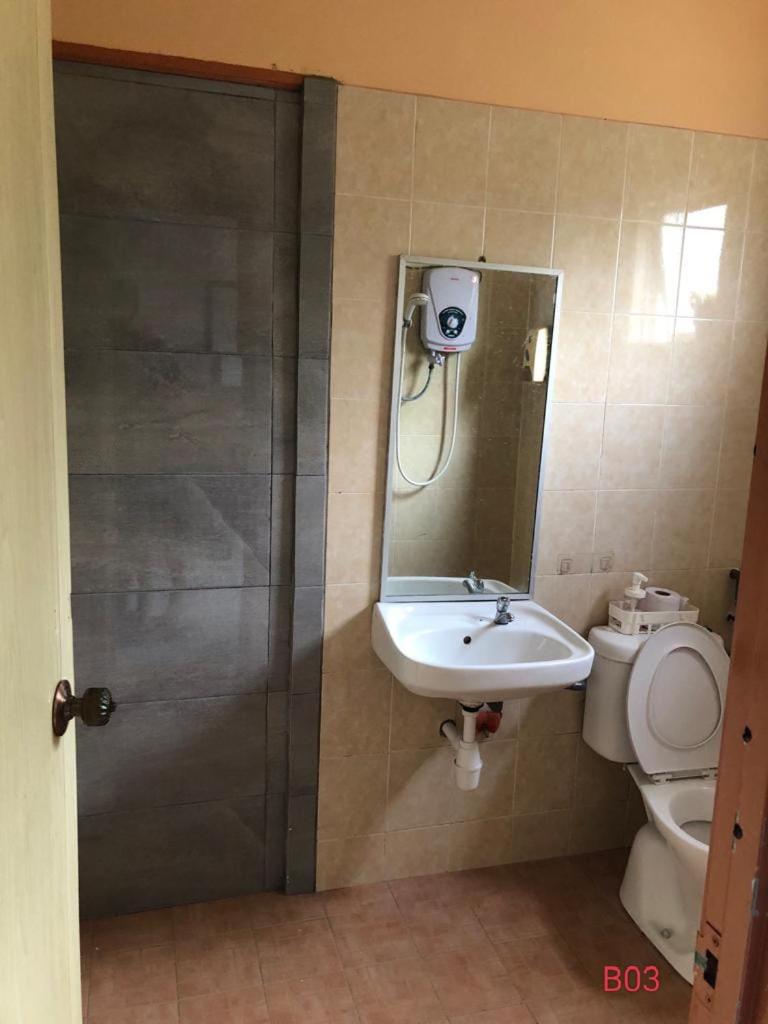 Family Room with Private Bathroom photo 3