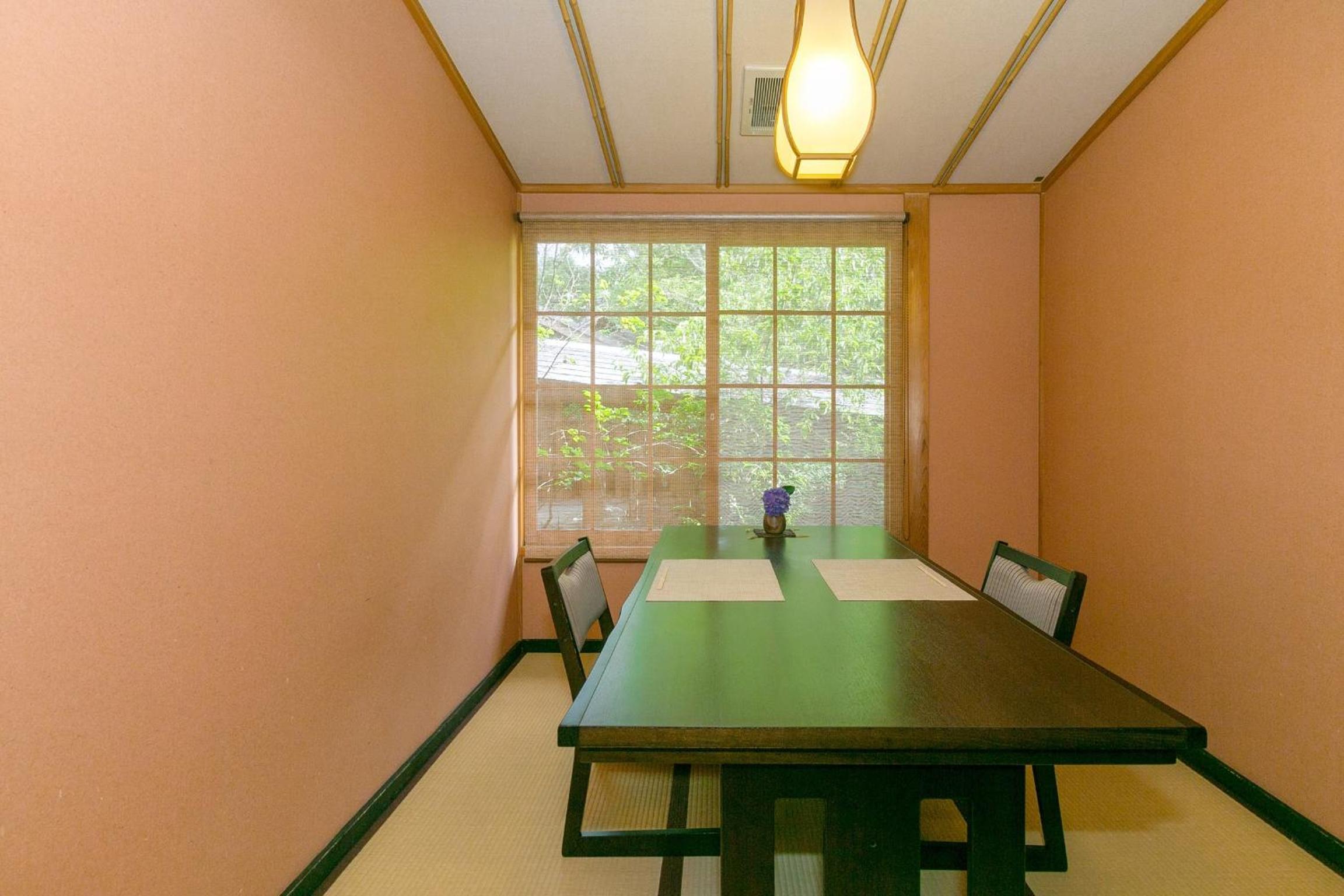 Japanese-Style Room with Bathroom - Photo 5