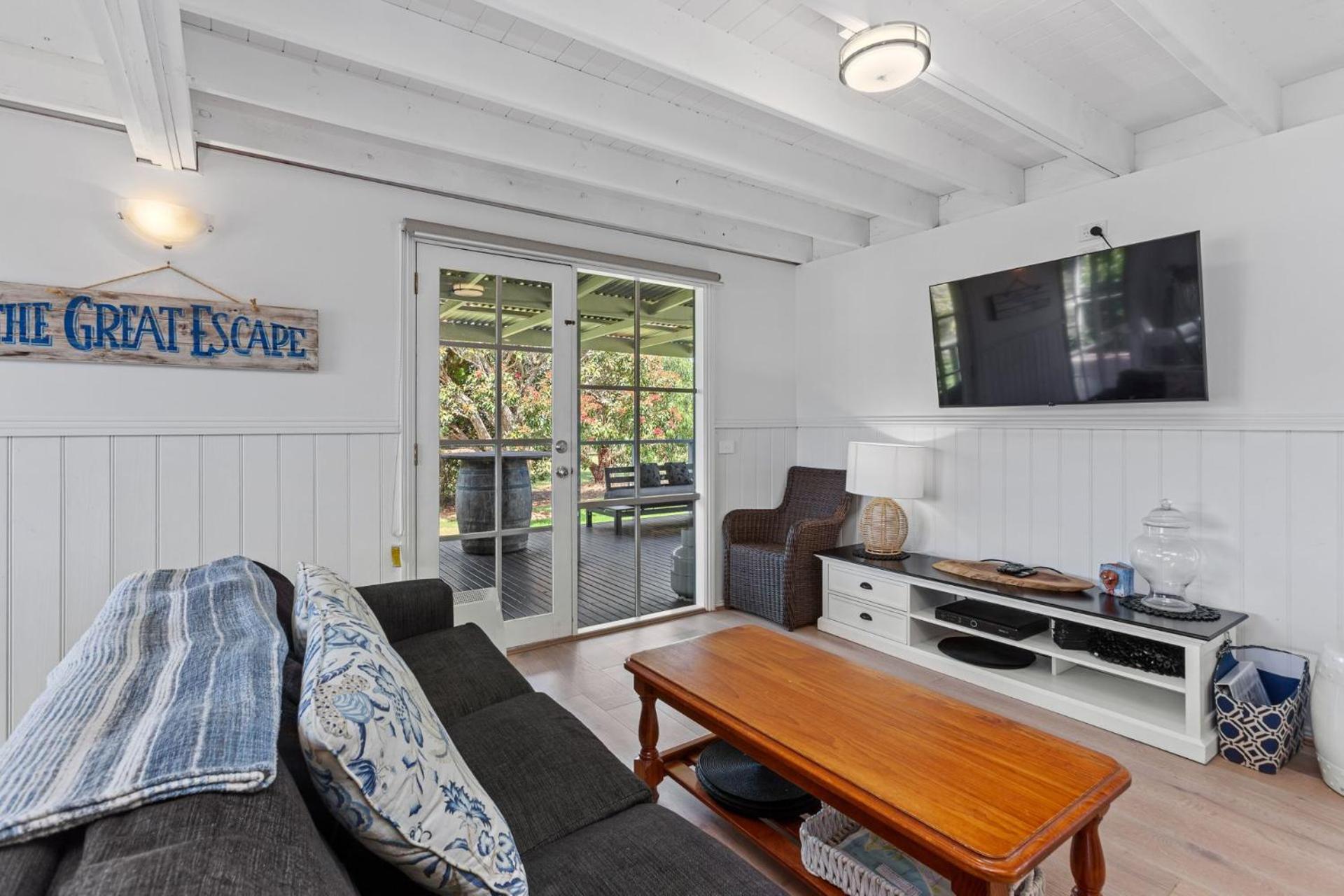 Six-Bedroom House photo 1