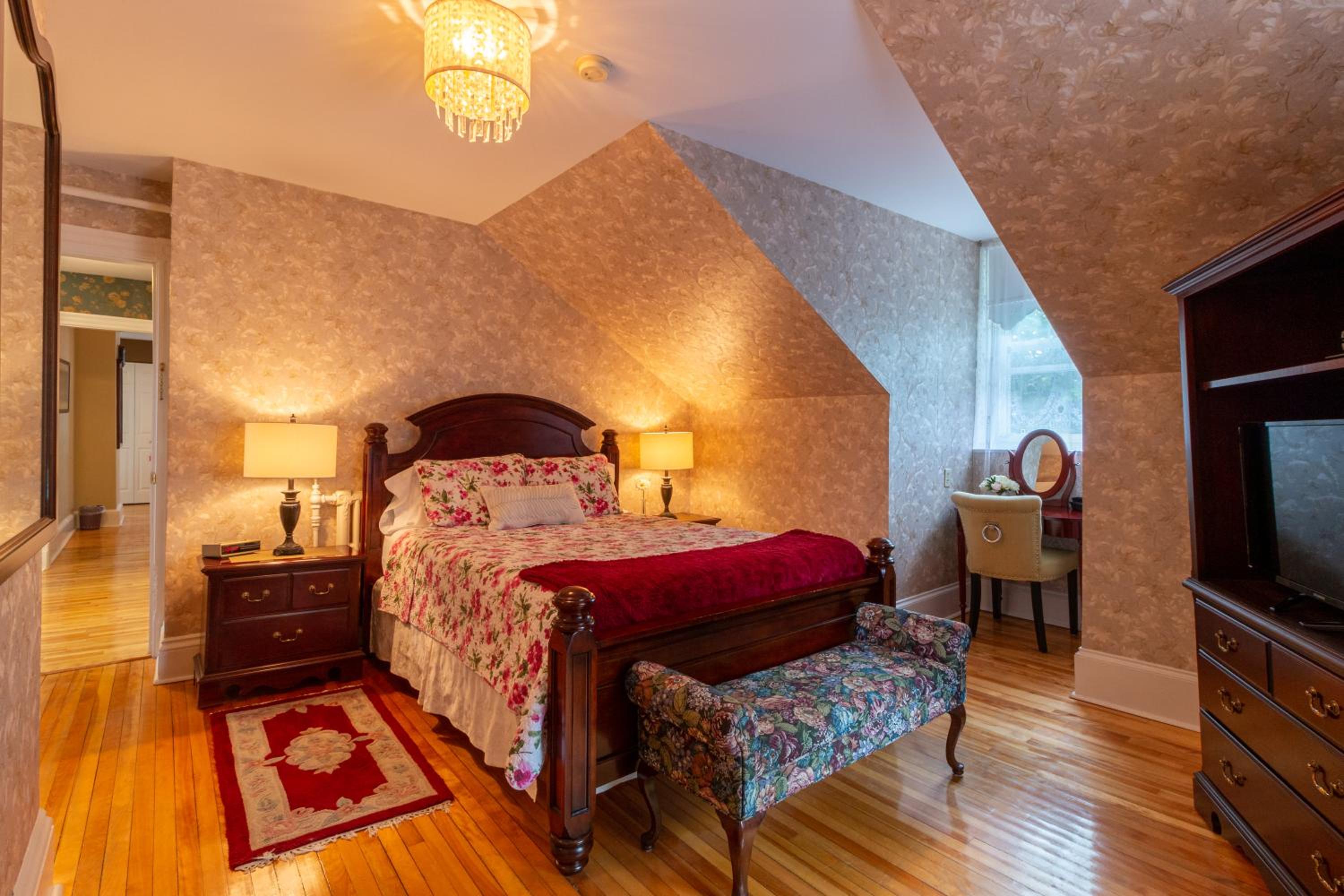 Queen Room with Spa Bath photo 1