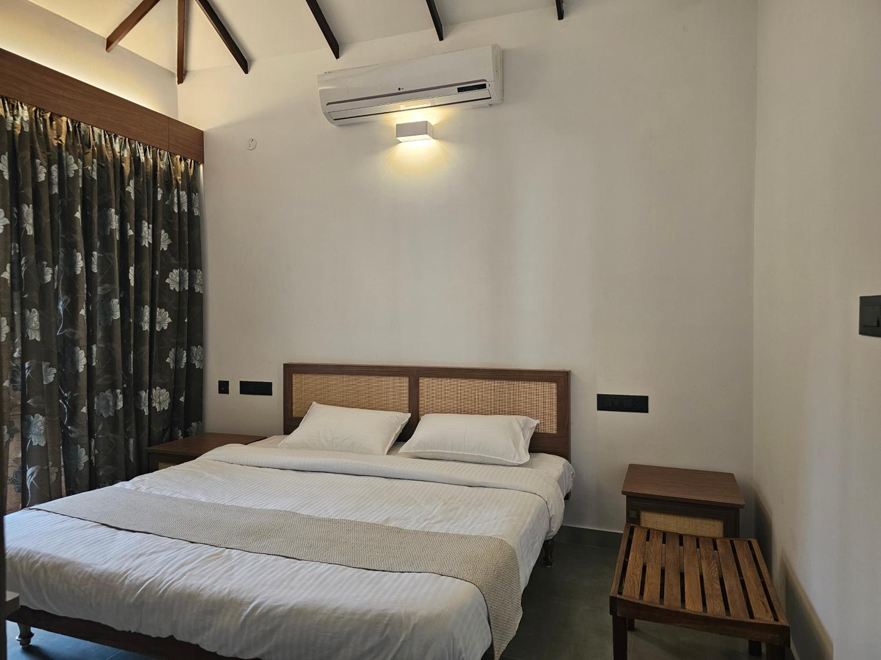 Superior Double or Twin Room with Garden View - Photo 1