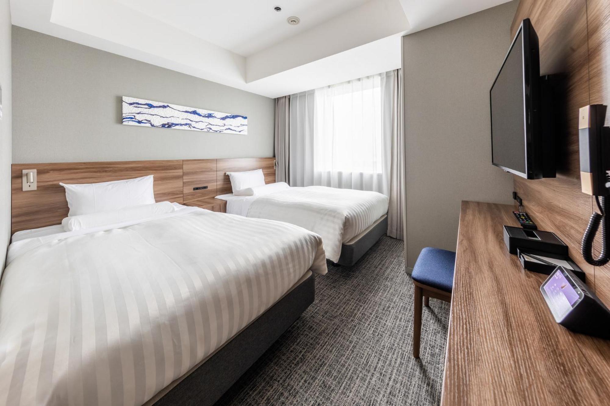 Superior Twin Room With Beauty Care Amenities photo 1