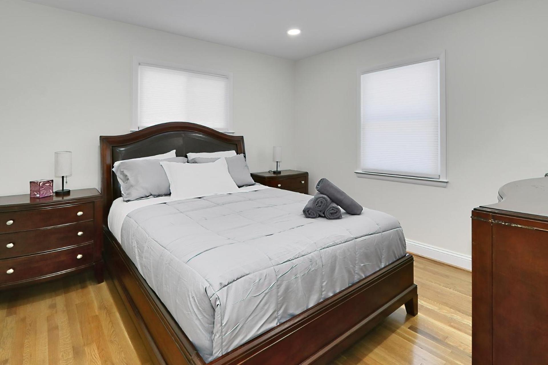 Three-Bedroom House photo 2