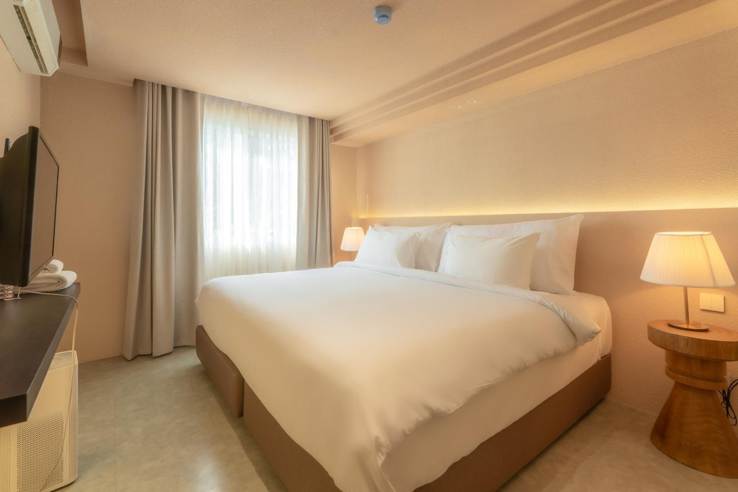 Suite Mountain View with Bathtub - Photo 10