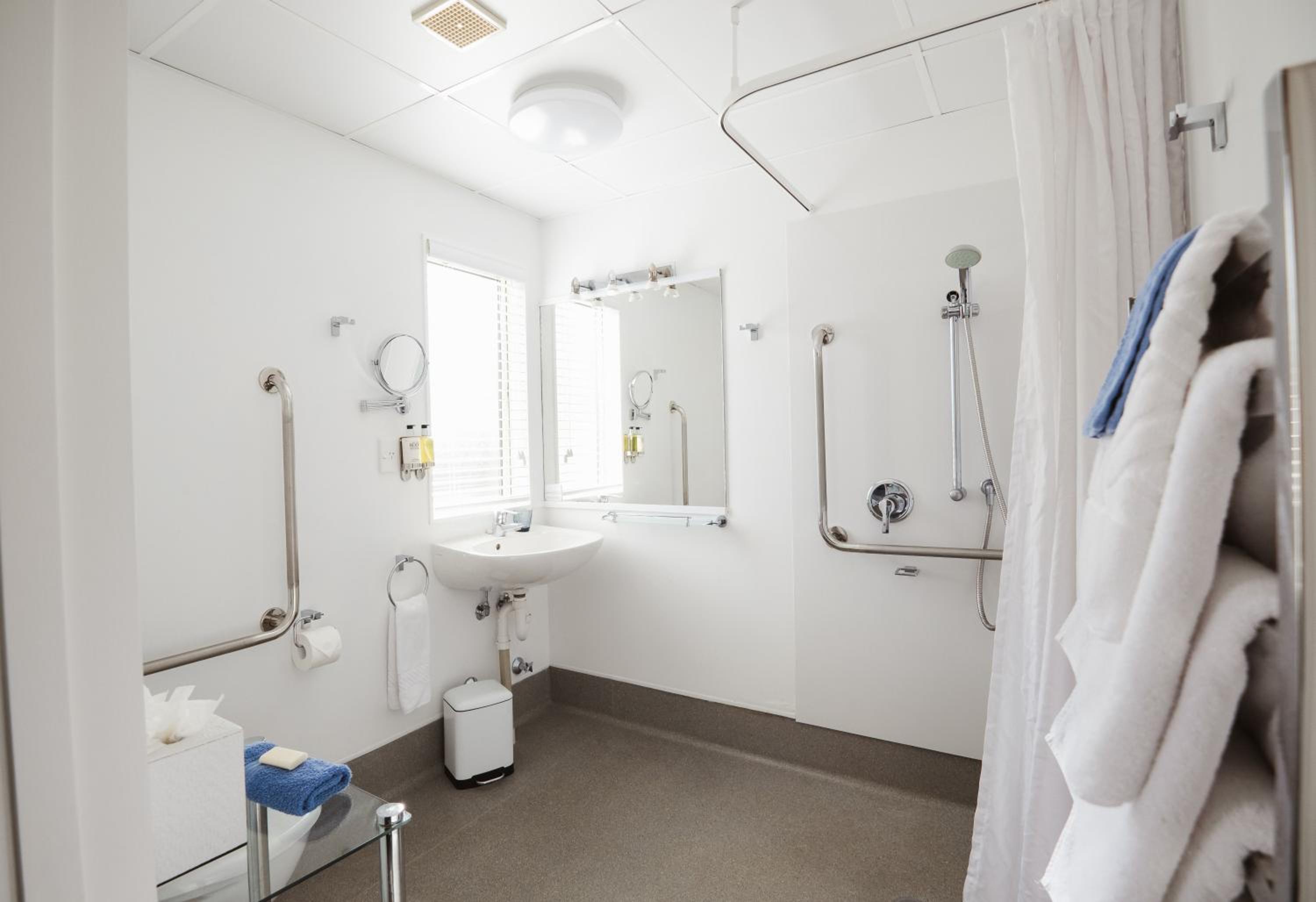 One Bedroom Access Suite - Ground Floor - Photo 4