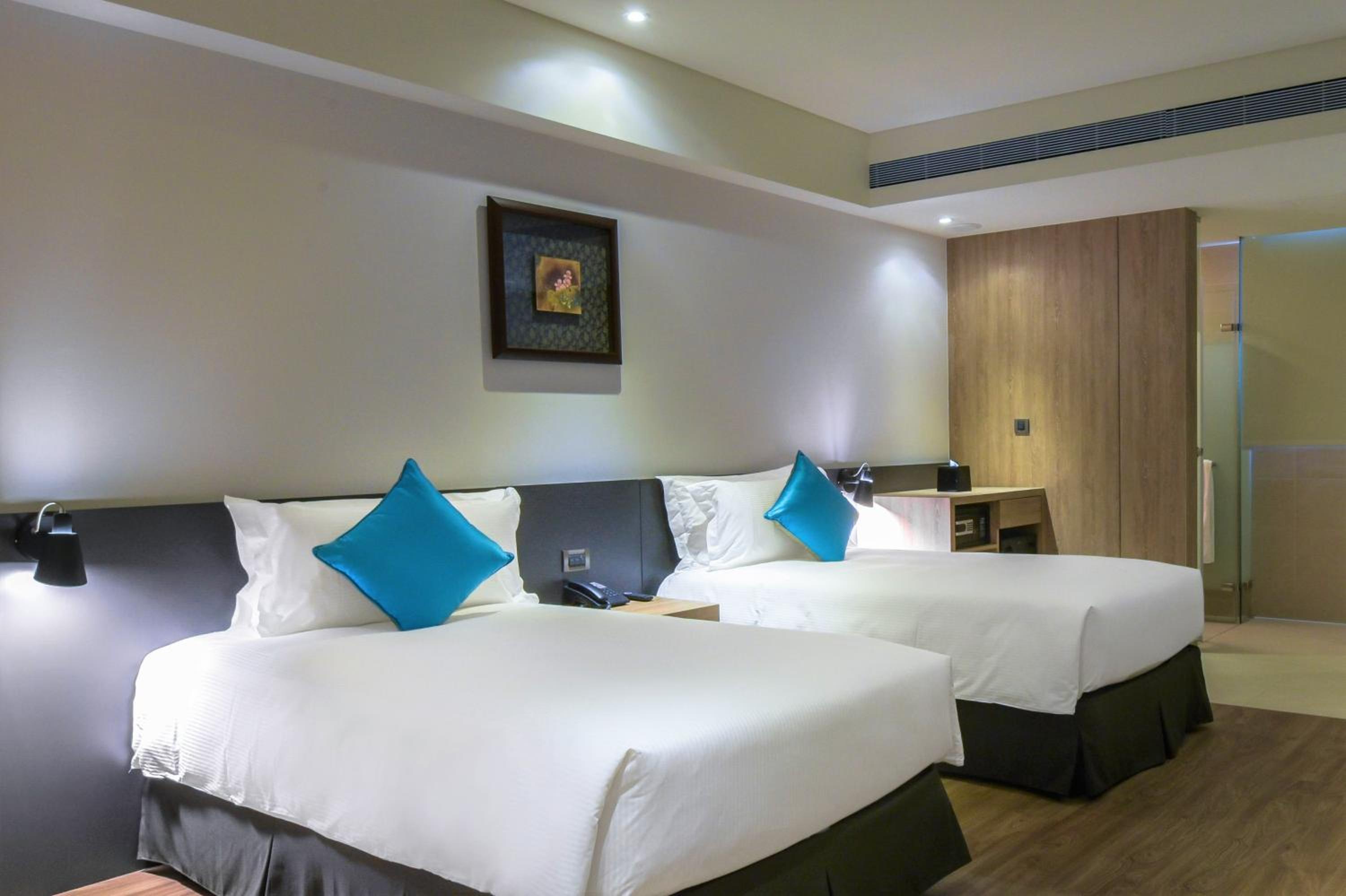 Standard Twin Room photo 3
