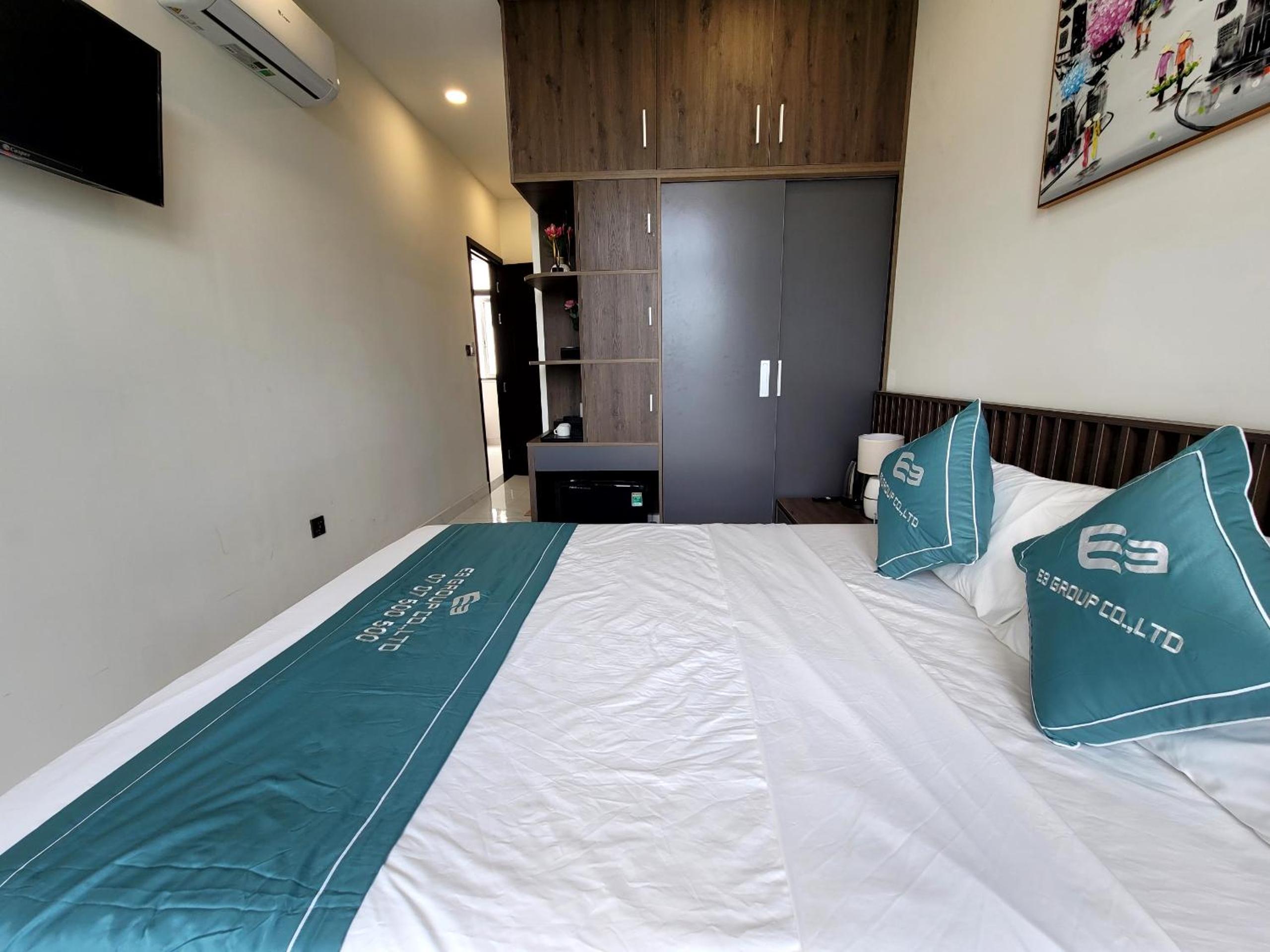 Twin Room with View