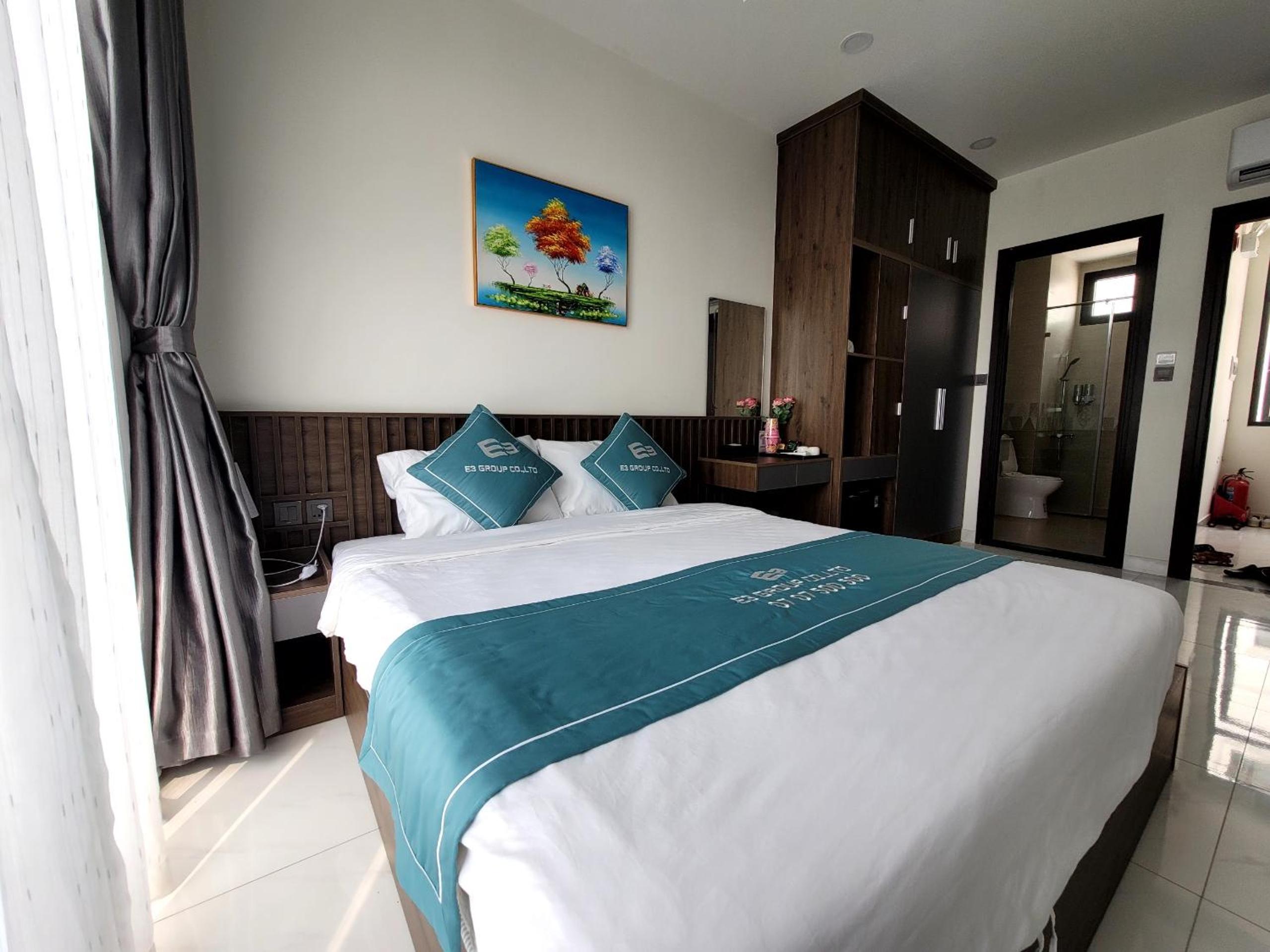 Deluxe Double Room with Balcony