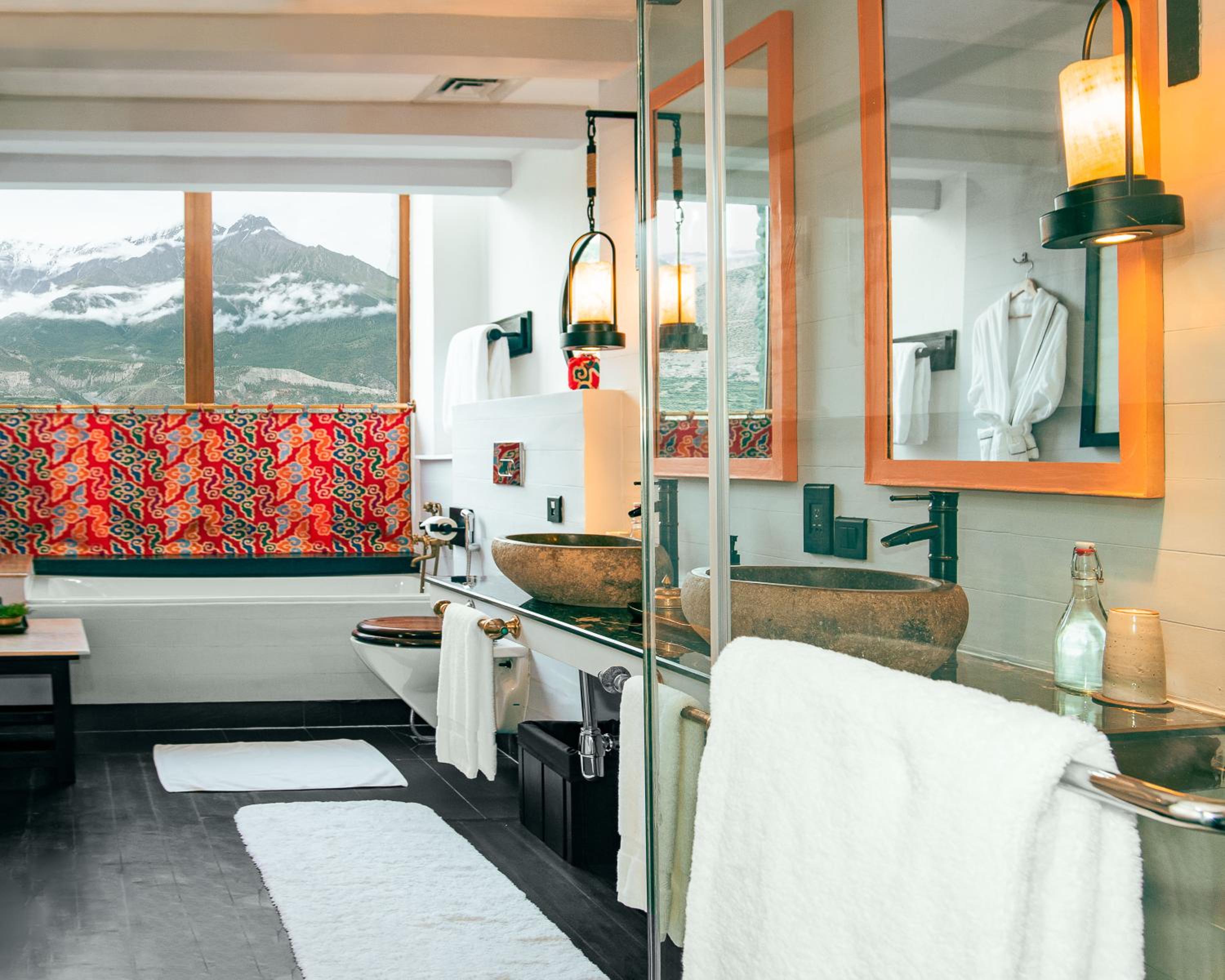 Suite with Mountain View