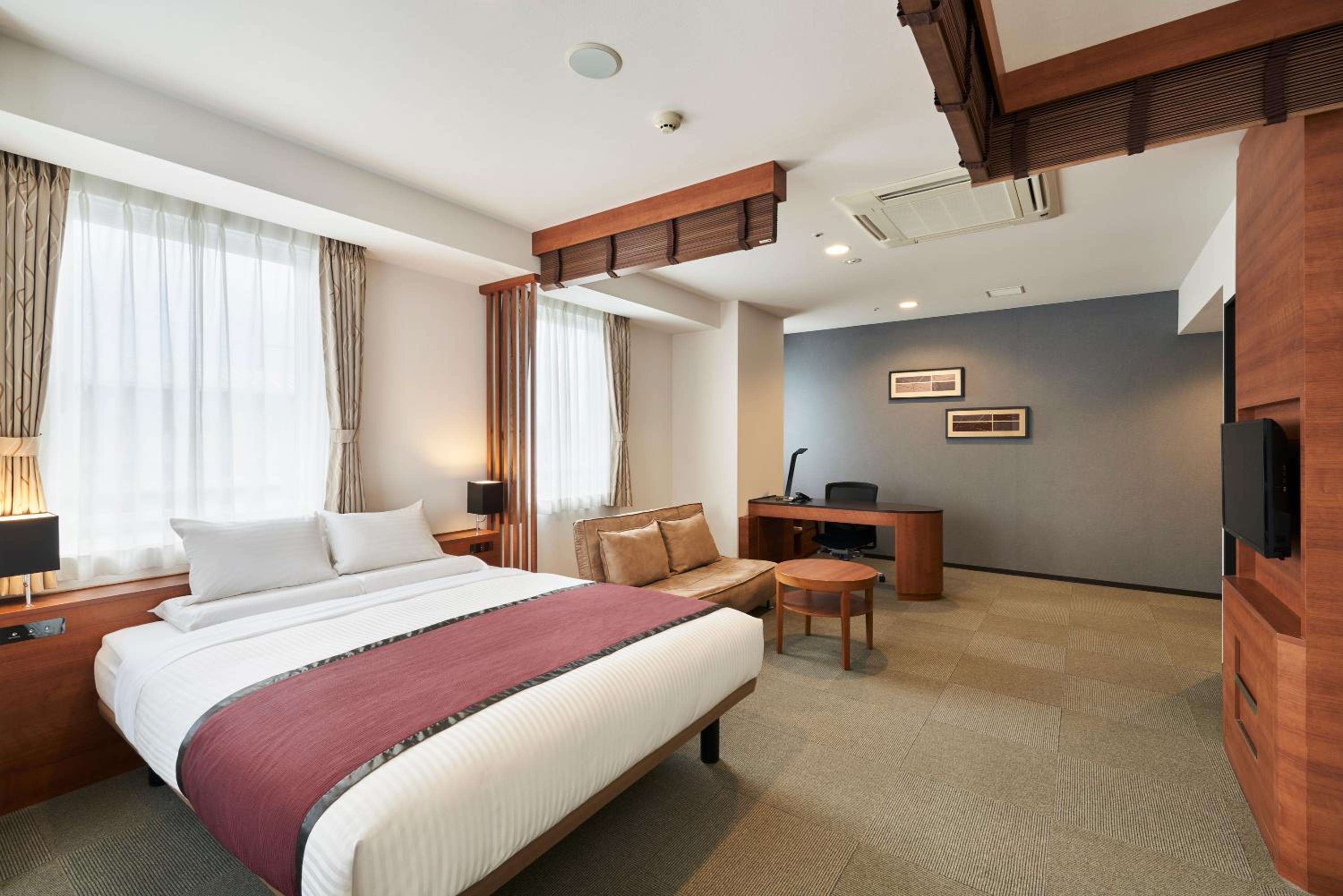 Deluxe Queen Room - Non Smoking