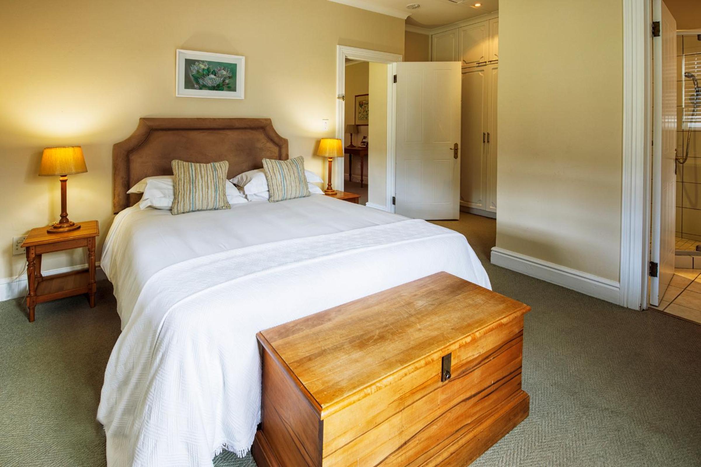 Two-Bedroom Villa - Photo 3