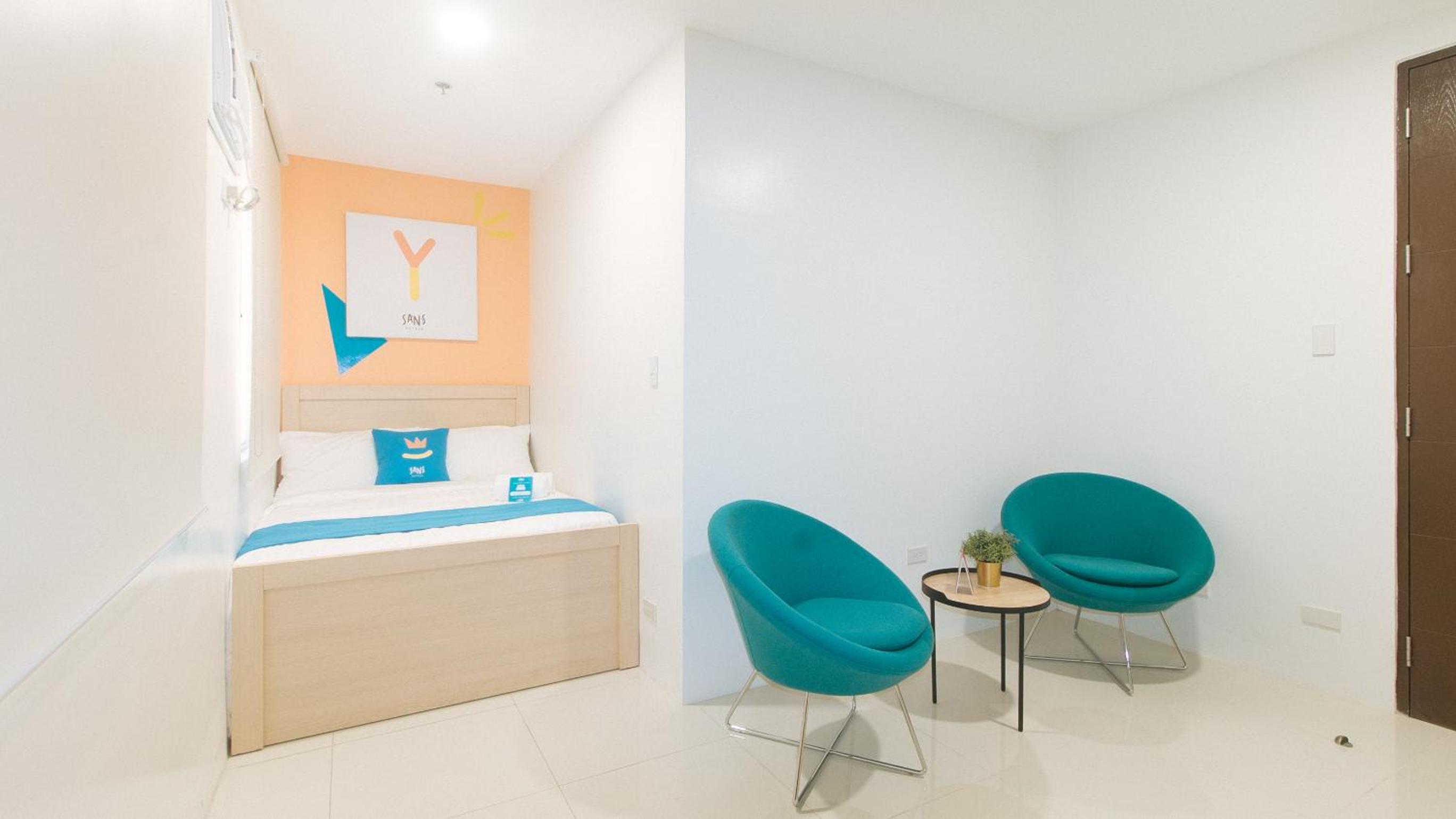 Suite - Photo 1