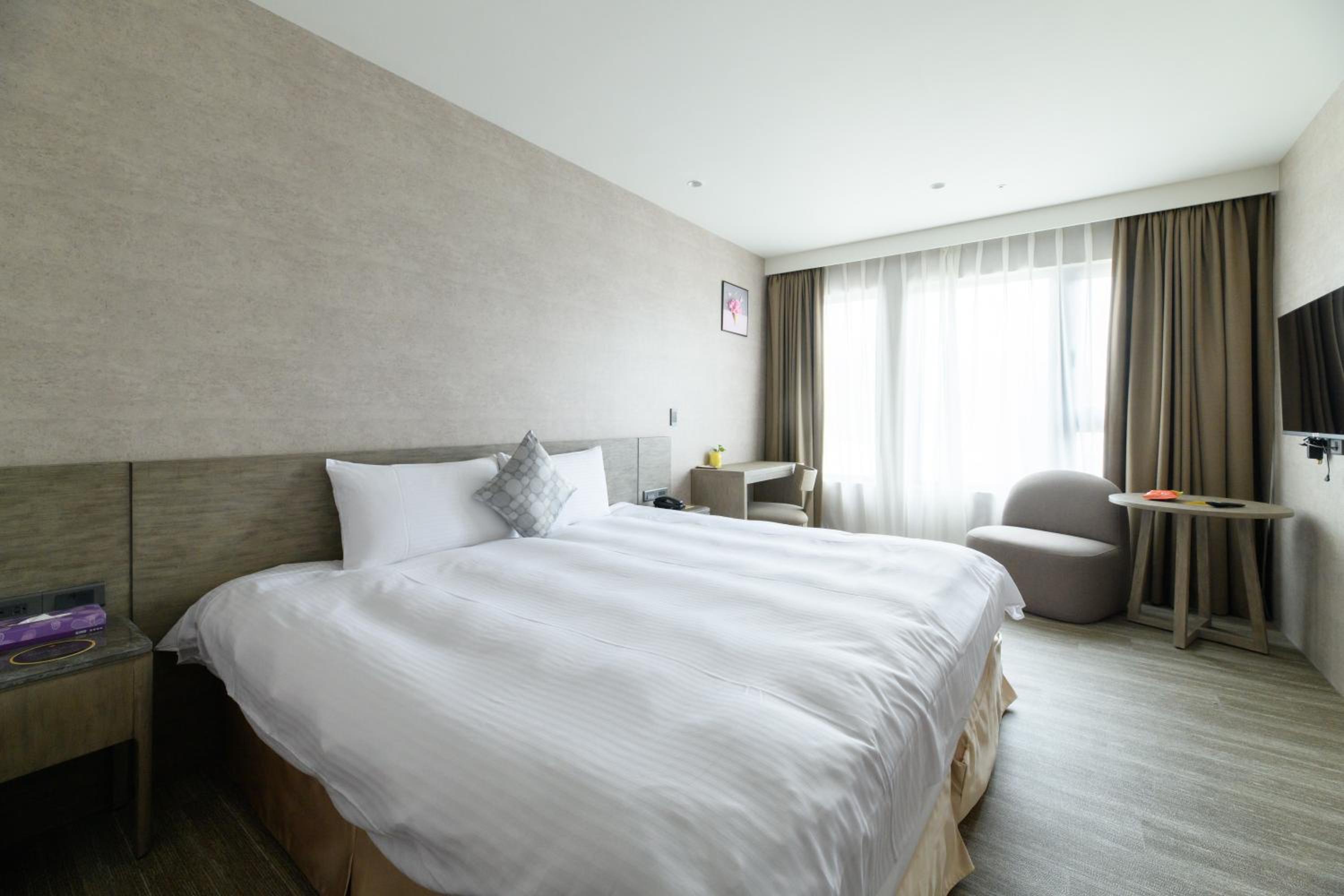 Standard Queen Room photo 3
